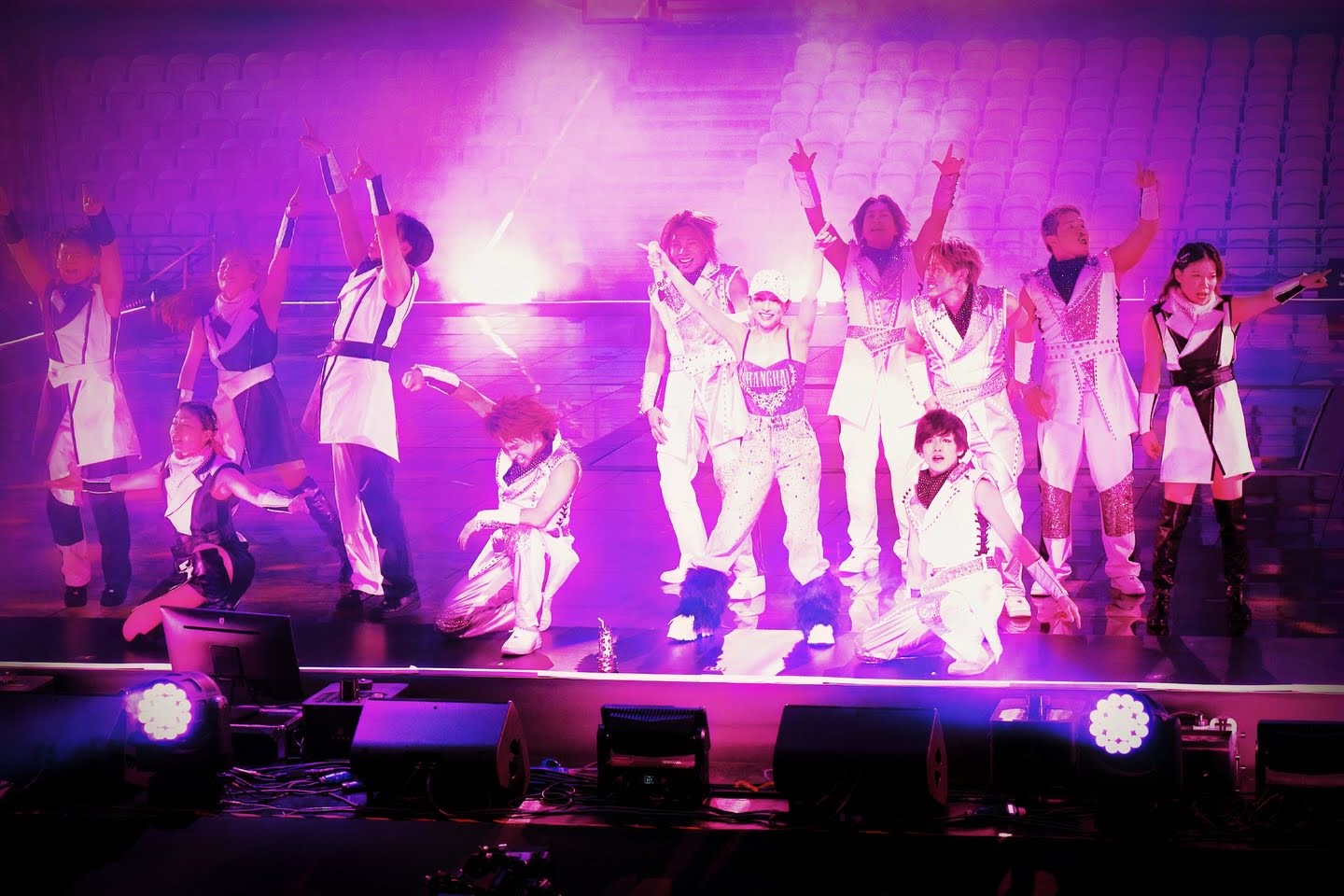 Hinh anh Sân khấu trống của Ayumi Hamasaki: Bài học về trách nhiệm của người làm nghệ thuật 6