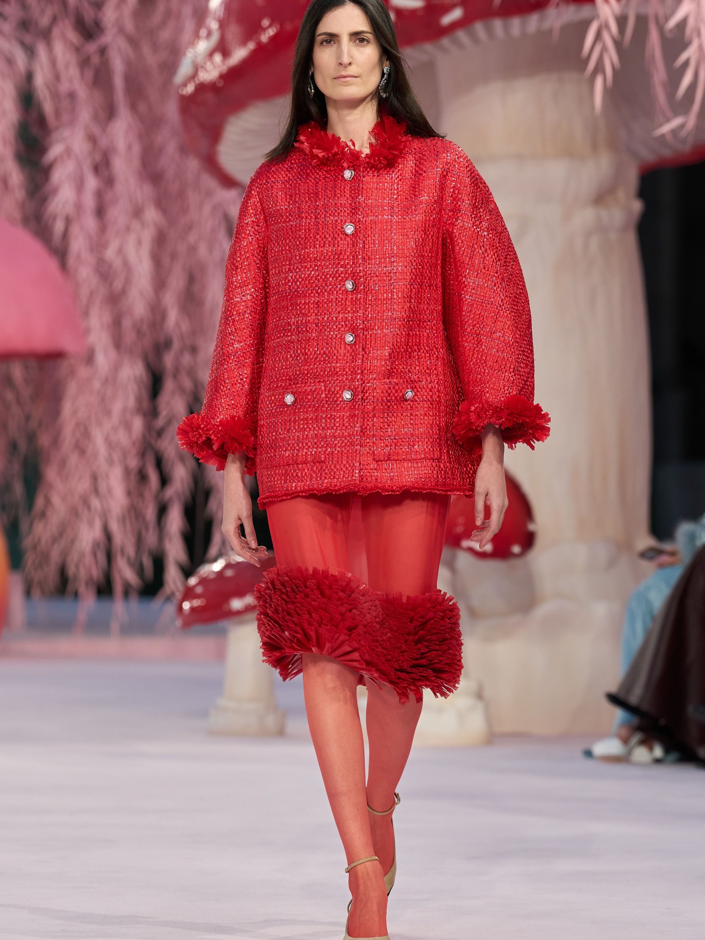 Hinh anh Haute Couture SS26: Những cây nấm, chú chim và xứ sở thần tiên Chanel 8
