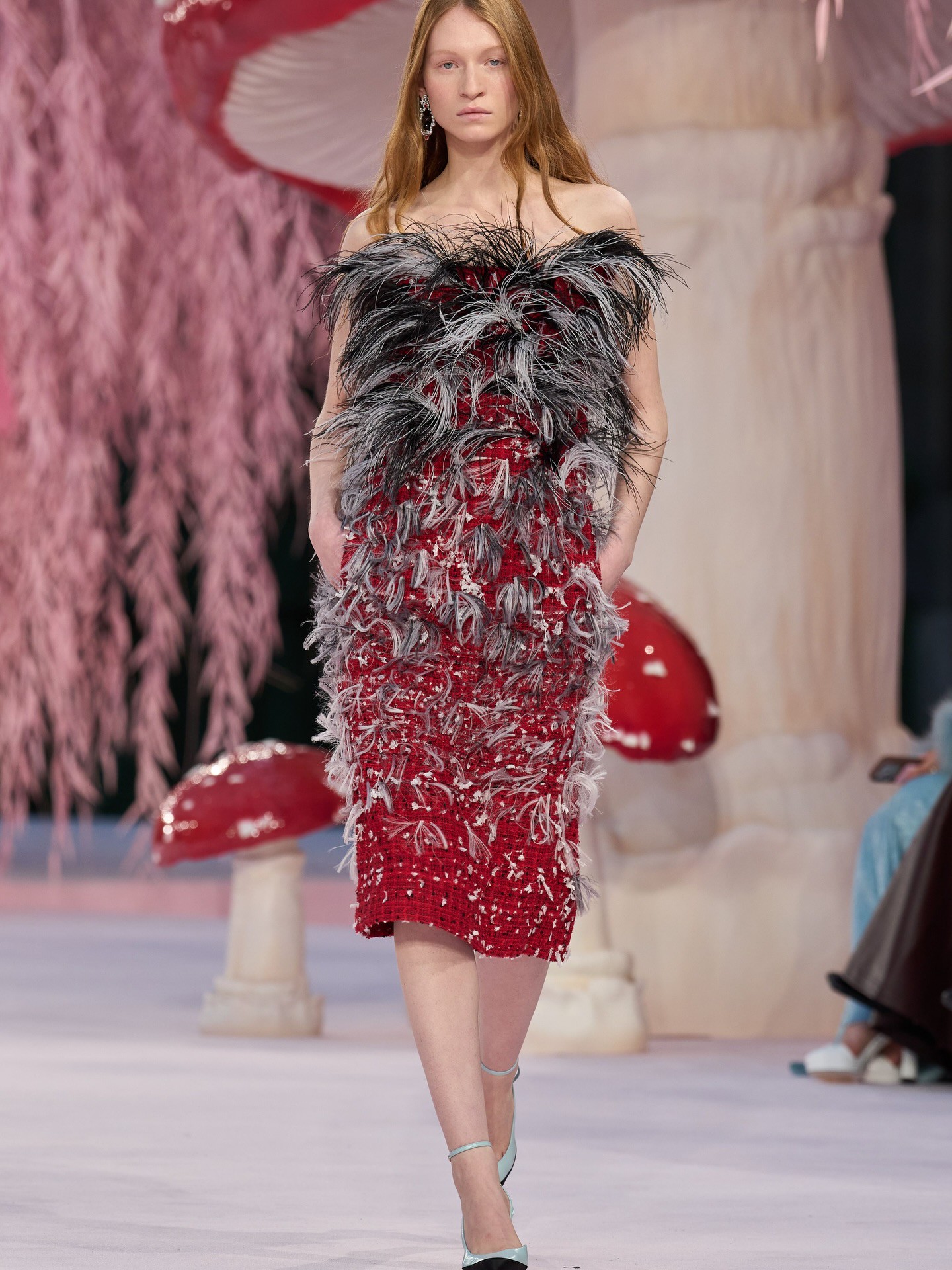 Hinh anh Haute Couture SS26: Những cây nấm, chú chim và xứ sở thần tiên Chanel 14