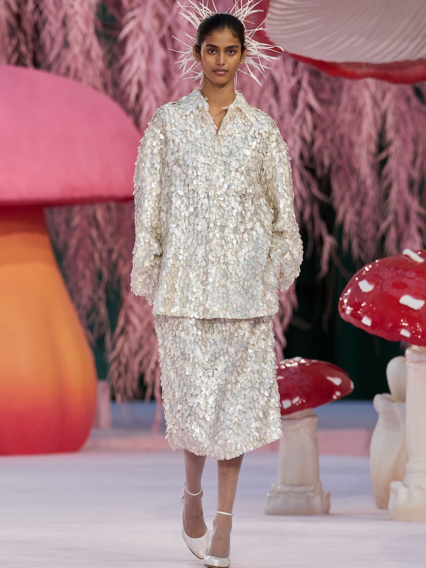 Hinh anh Haute Couture SS26: Những cây nấm, chú chim và xứ sở thần tiên Chanel 4