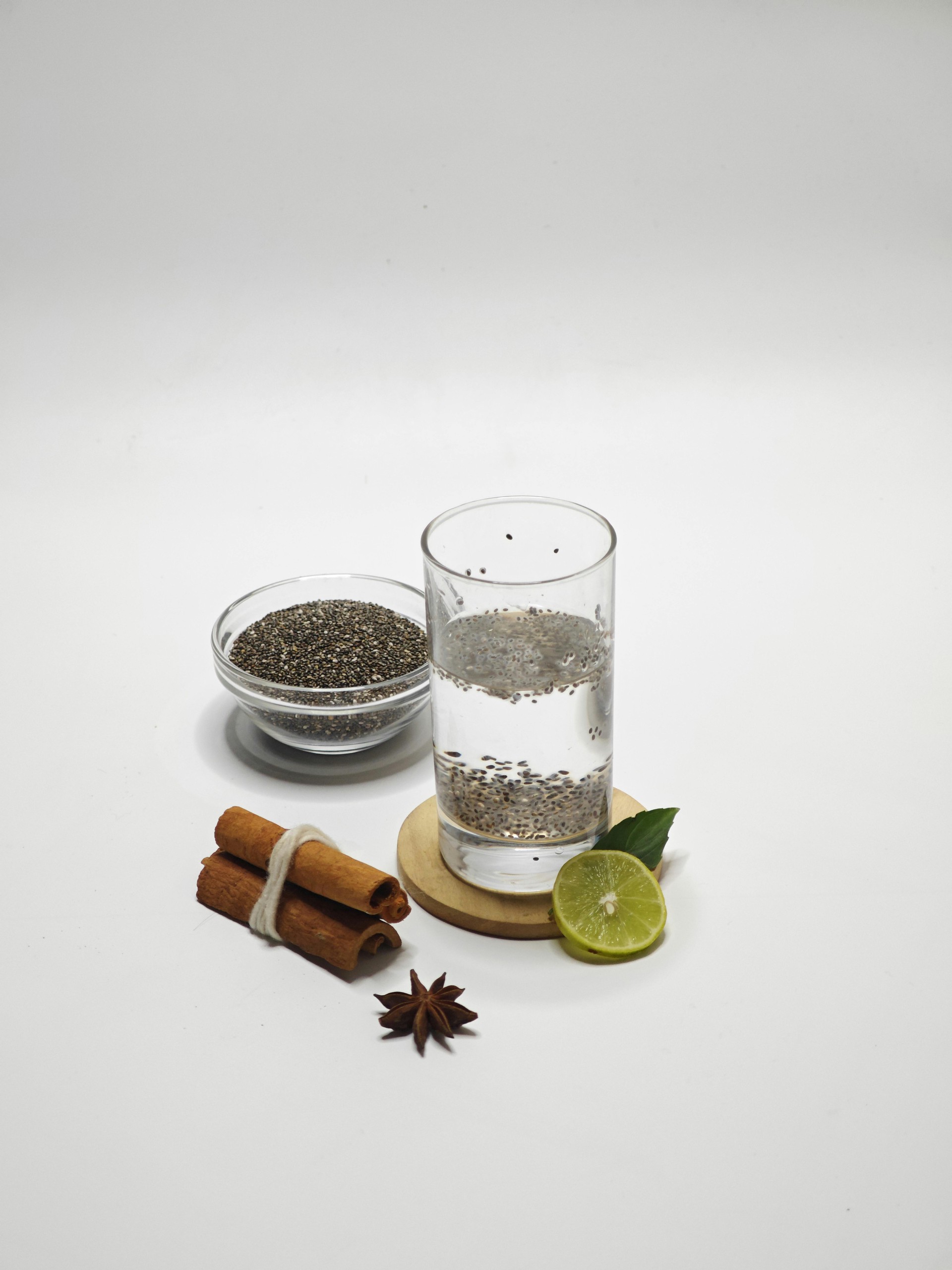 Hinh anh Nước, sữa, bánh pudding, đâu sẽ là công thức dùng hạt chia tối ưu nhất? 1