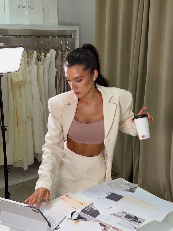 Hinh anh Thành công ngày nay có được định nghĩa bằng sự nghiệp? 5