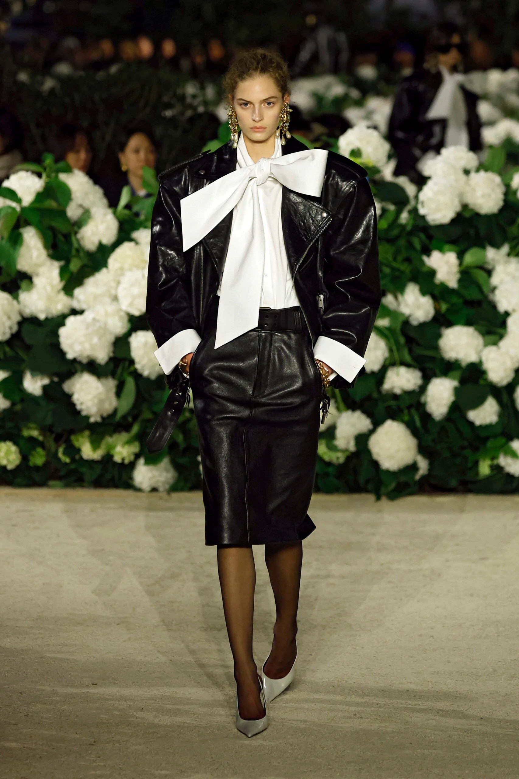 Hinh anh 8 mẹo phối đồ đáng học nhất từ sàn diễn Xuân Hè 2026 22