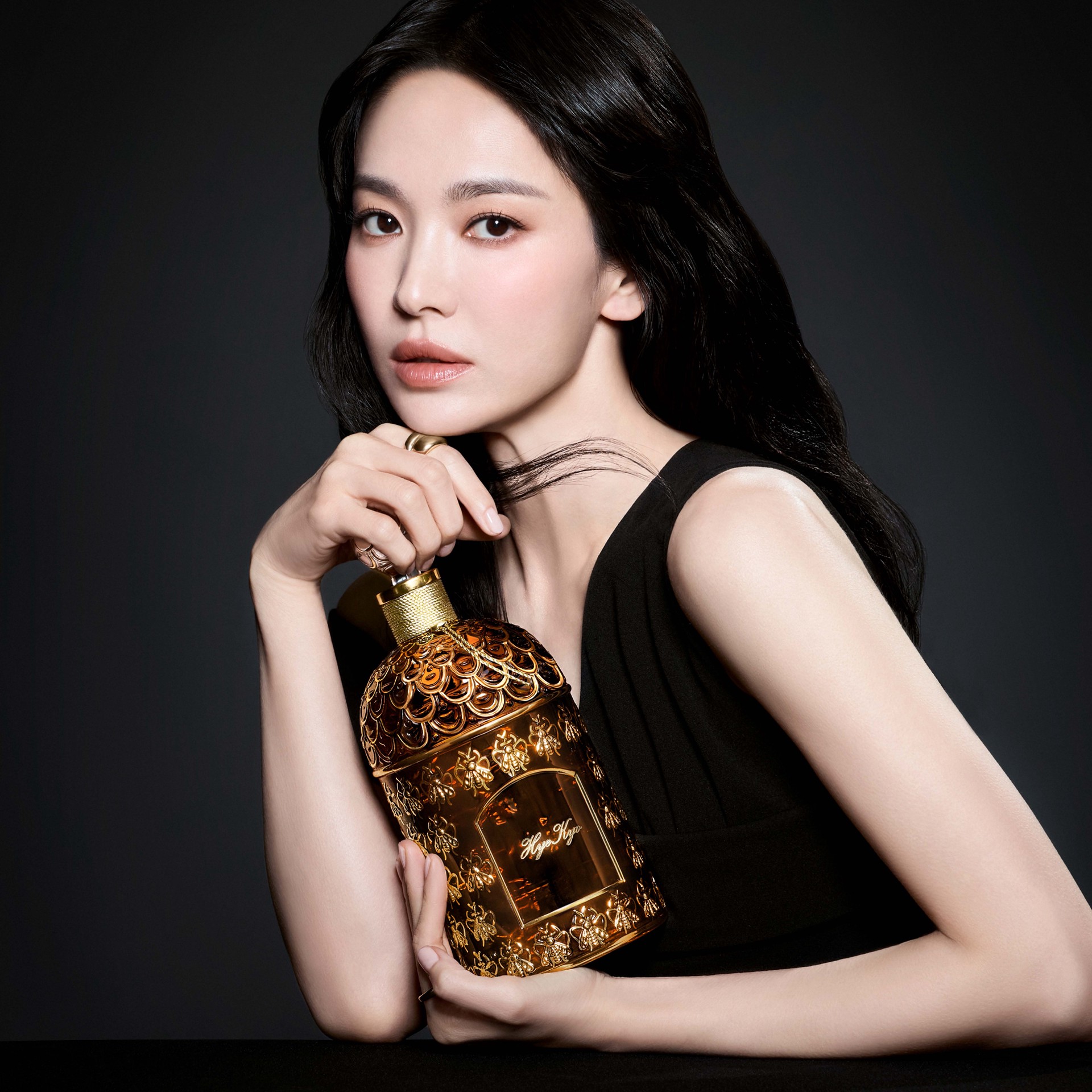 Hinh anh Guerlain tôn vinh đại sứ toàn cầu Song Hye Kyo cùng biểu tượng Bee Bottle 1