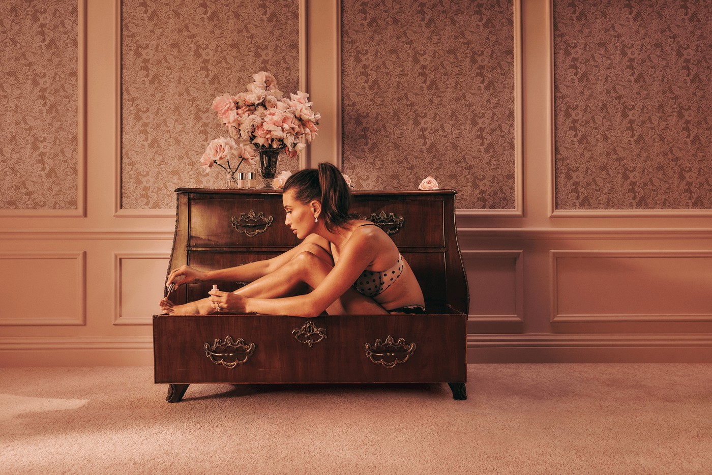 Hinh anh Các chiến dịch Valentine 2026: Khi thời trang kể chuyện yêu theo ngôn ngữ nữ giới 10