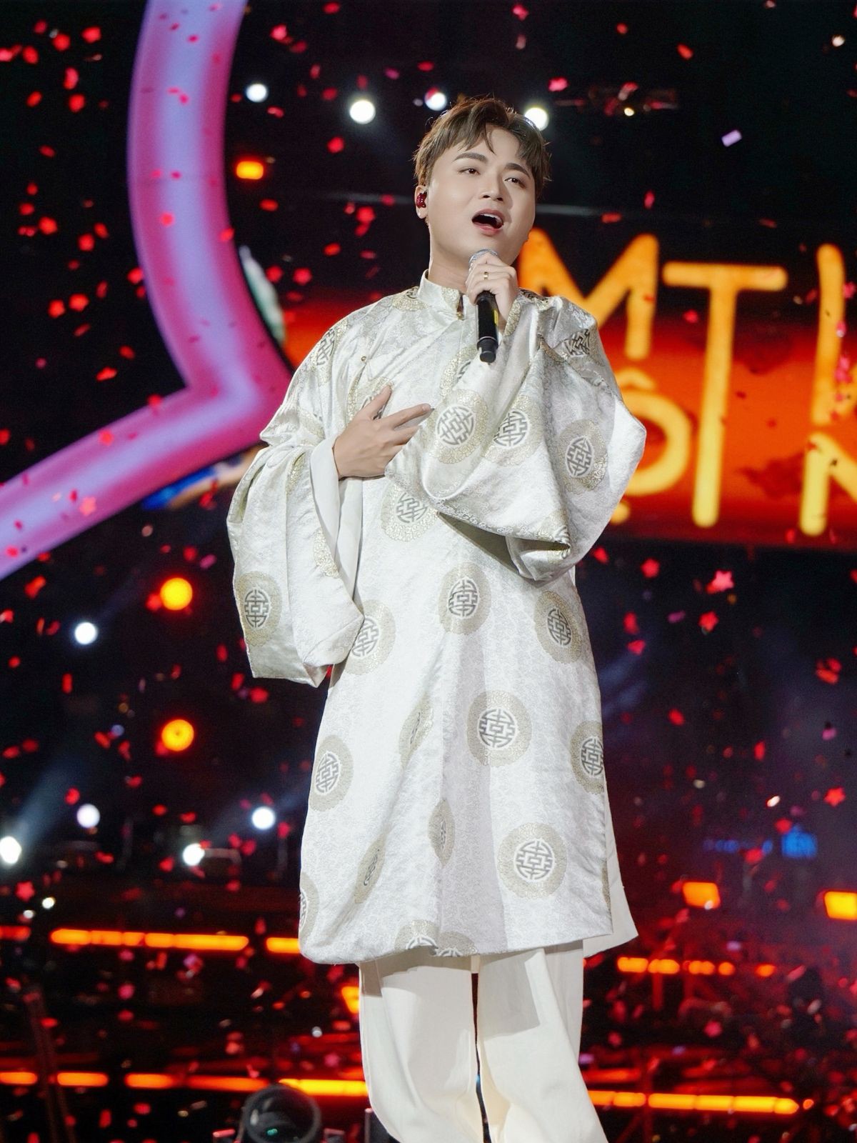 Hinh anh ‘Anh Trai Vượt Ngàn Chông Gai’ đã vực dậy Yeah1 như thế nào? 4