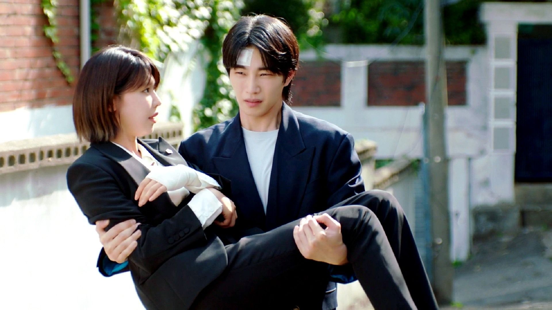 Hinh anh Review phim 'Luật sư của thần tượng’: Khi chân tình của fangirl trở thành sức mạnh thay đổi số phận idol 4