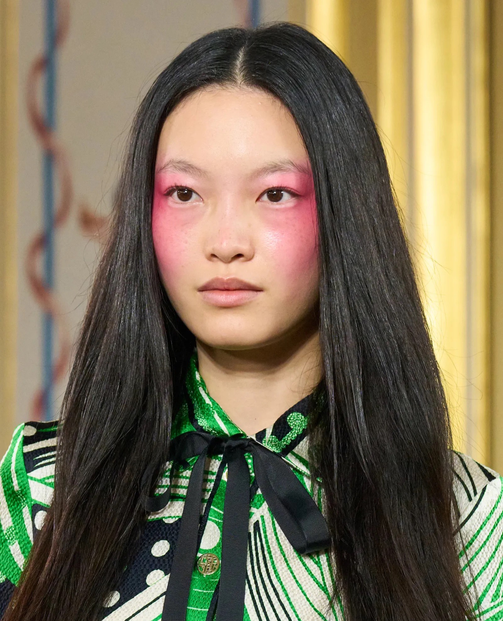 Hinh anh Bảng màu đa sắc trở thành xu hướng trang điểm chủ đạo của năm 2026 10