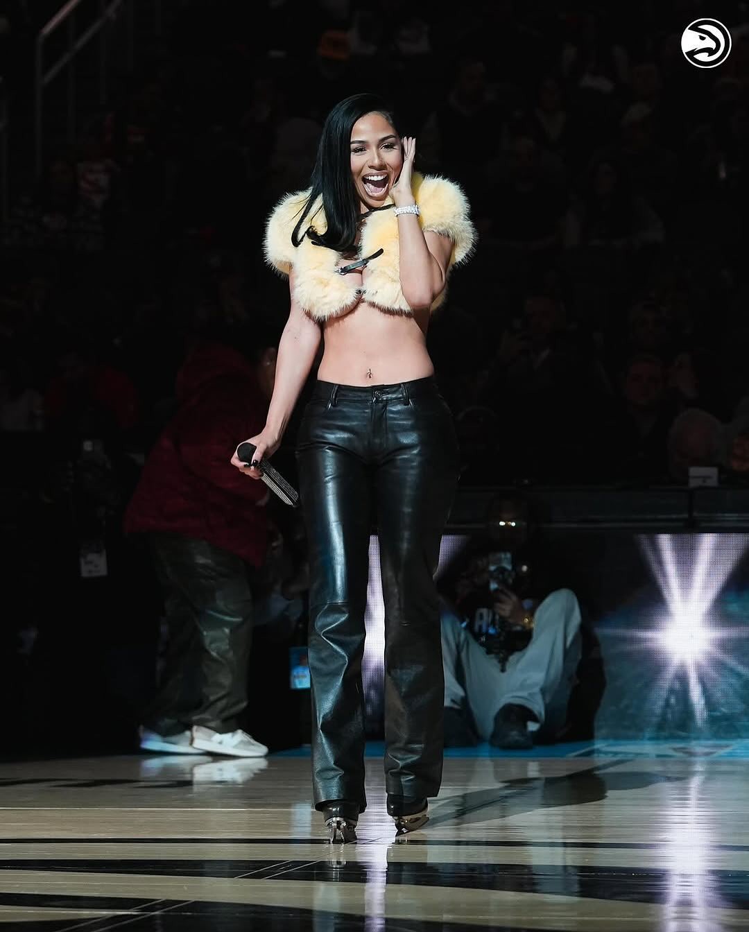 Hinh anh Áo lông: Từ điểm nhấn tiệc tùng đến item đa nhiệm mùa lạnh 21