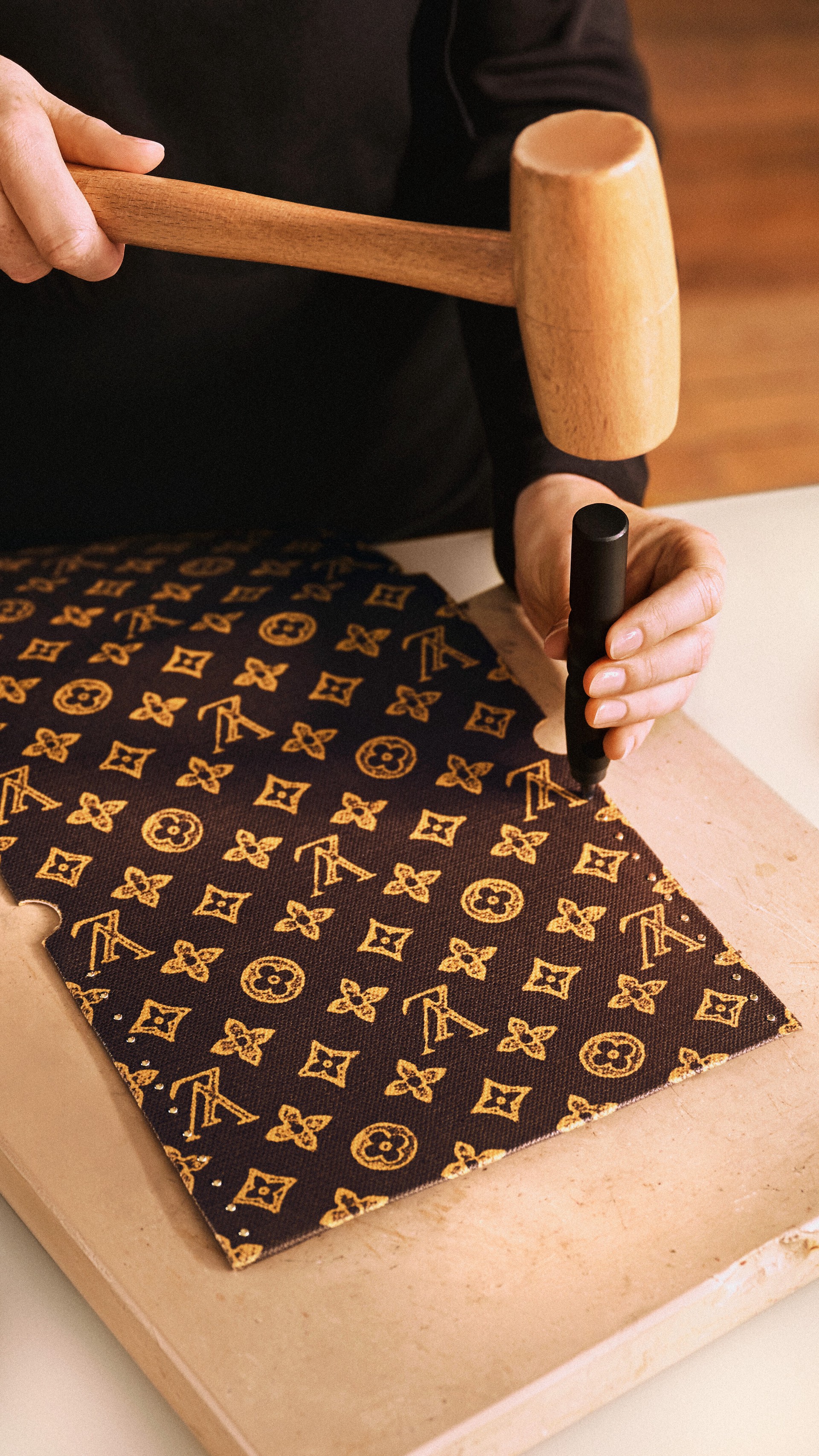 Hinh anh 130 năm họa tiết Monogram: Đế chế "bất khả xâm phạm" của Louis Vuitton 13