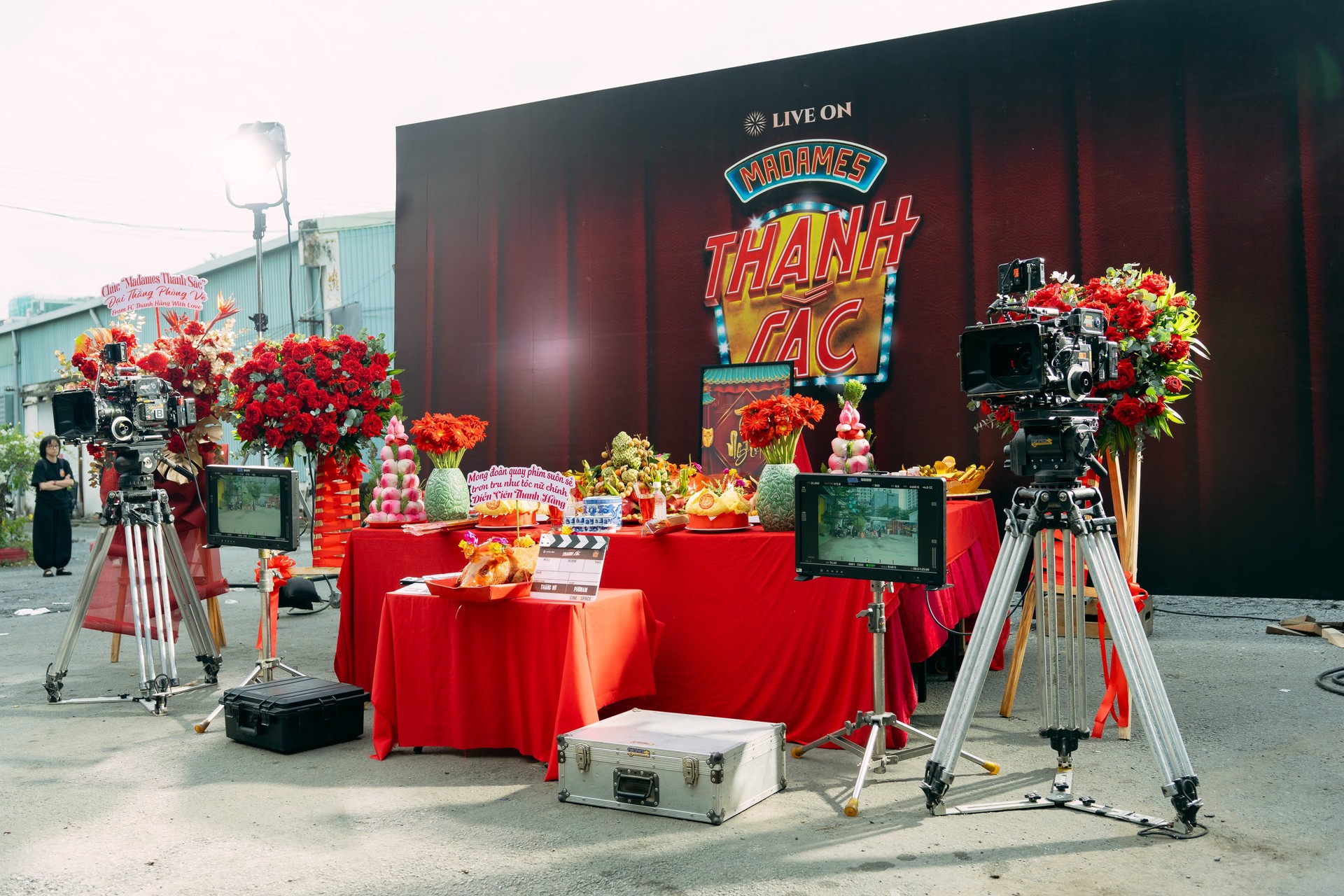 Hinh anh Poster phim 'Madames Thanh Sắc' hé lộ không khí kịch tính giữa Thanh Hằng và Hồng Ánh 2