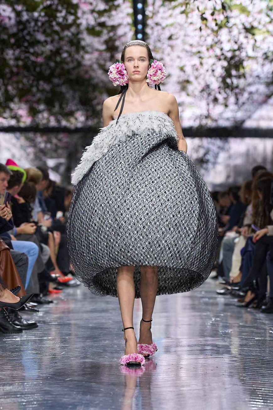 Hinh anh Jonathan Anderson và phép thử Haute Couture: “Kẻ dị biệt” học cách khiêm nhường tại Dior 28