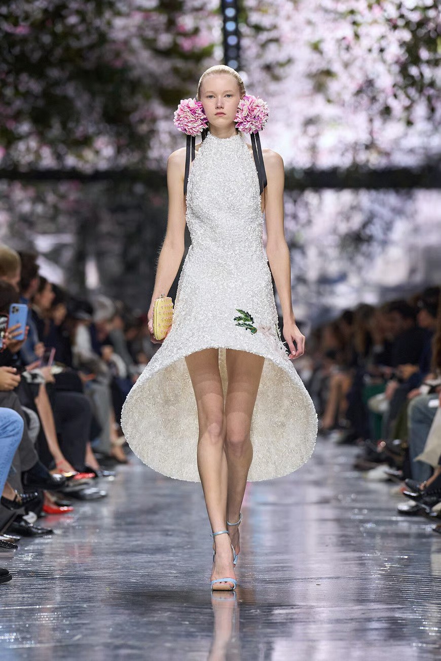 Hinh anh Jonathan Anderson và phép thử Haute Couture: “Kẻ dị biệt” học cách khiêm nhường tại Dior 52