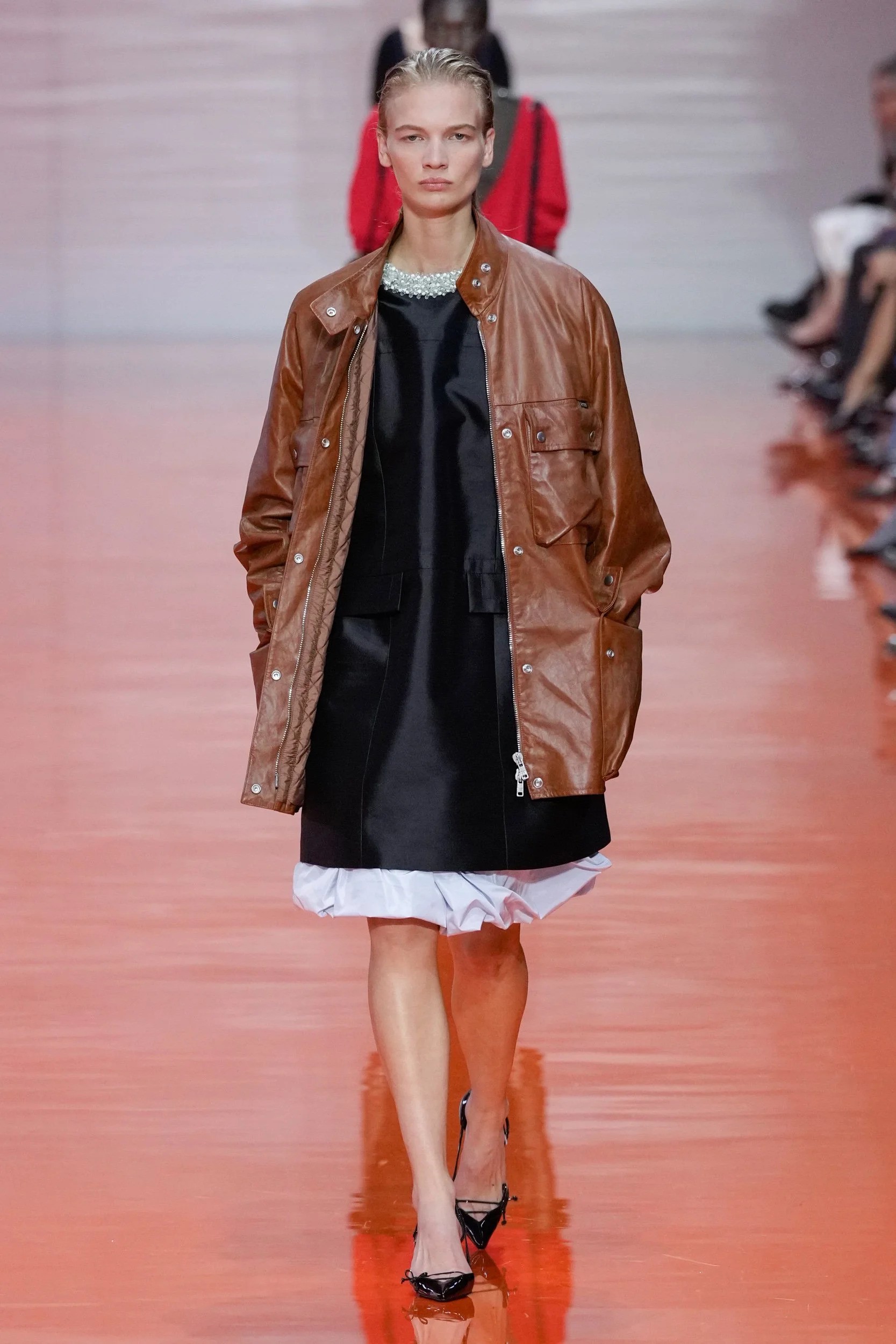 Hinh anh 8 mẹo phối đồ đáng học nhất từ sàn diễn Xuân Hè 2026 21