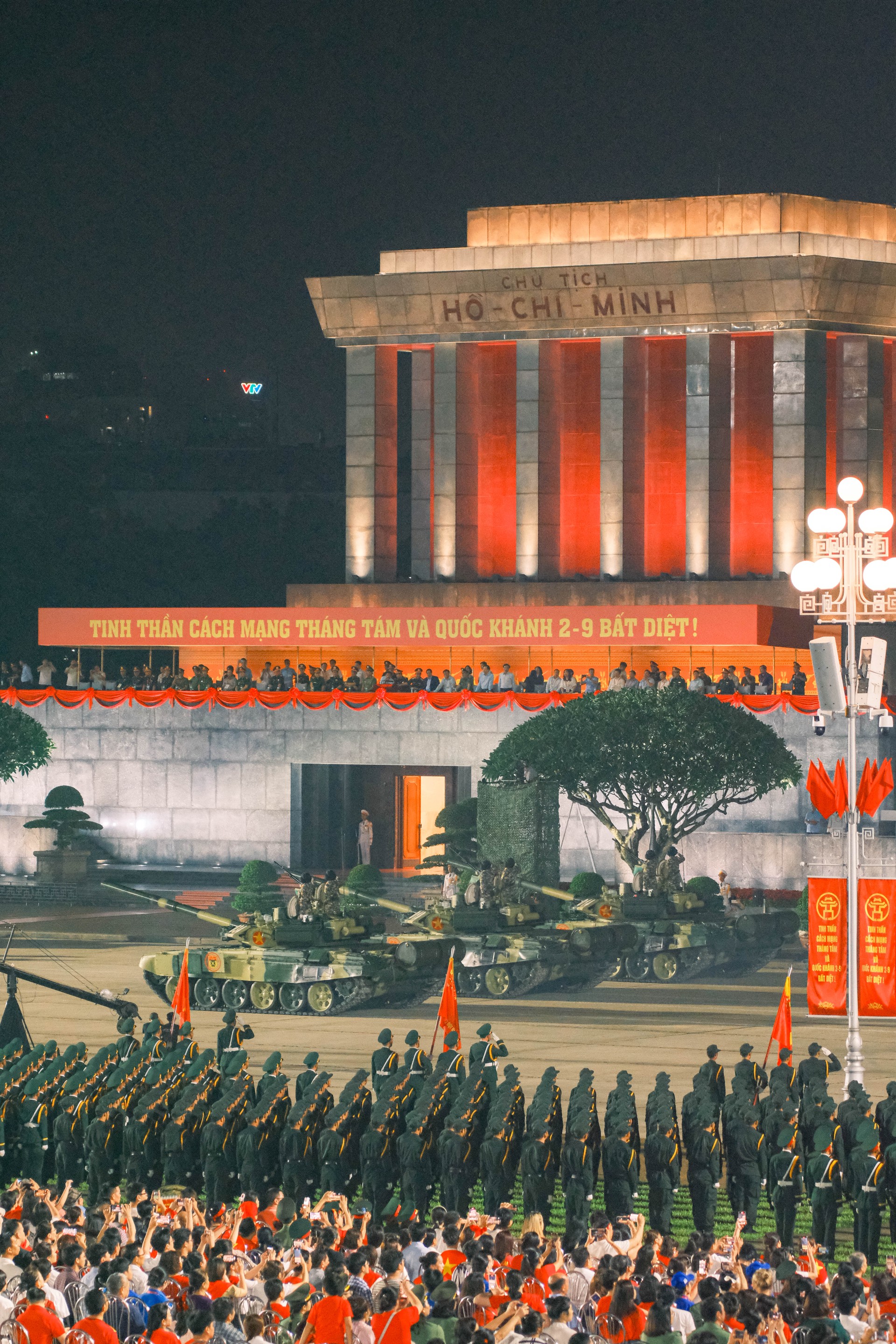 Hinh anh (Đất Nước - Nguyễn Khoa Điềm) 1