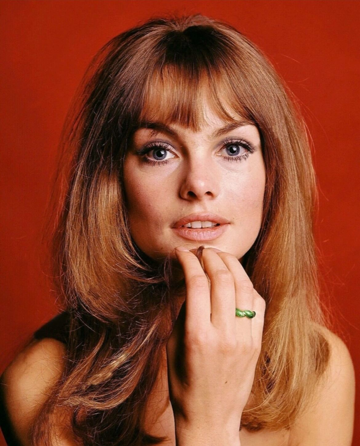 Hinh anh Andy Warhol từng nói rằng Edie là một ngôi sao vì cô cháy quá rực rỡ và chính sự rực rỡ ngắn ngủi ấy đã trở thành huyền thoại. 14