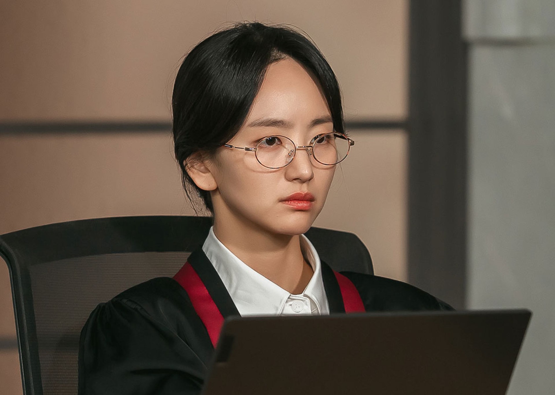 Hinh anh Review phim 'Thẩm phán trùng sinh': Liệu Ji Sung có thể đảo ngược ván cờ công lý? 6