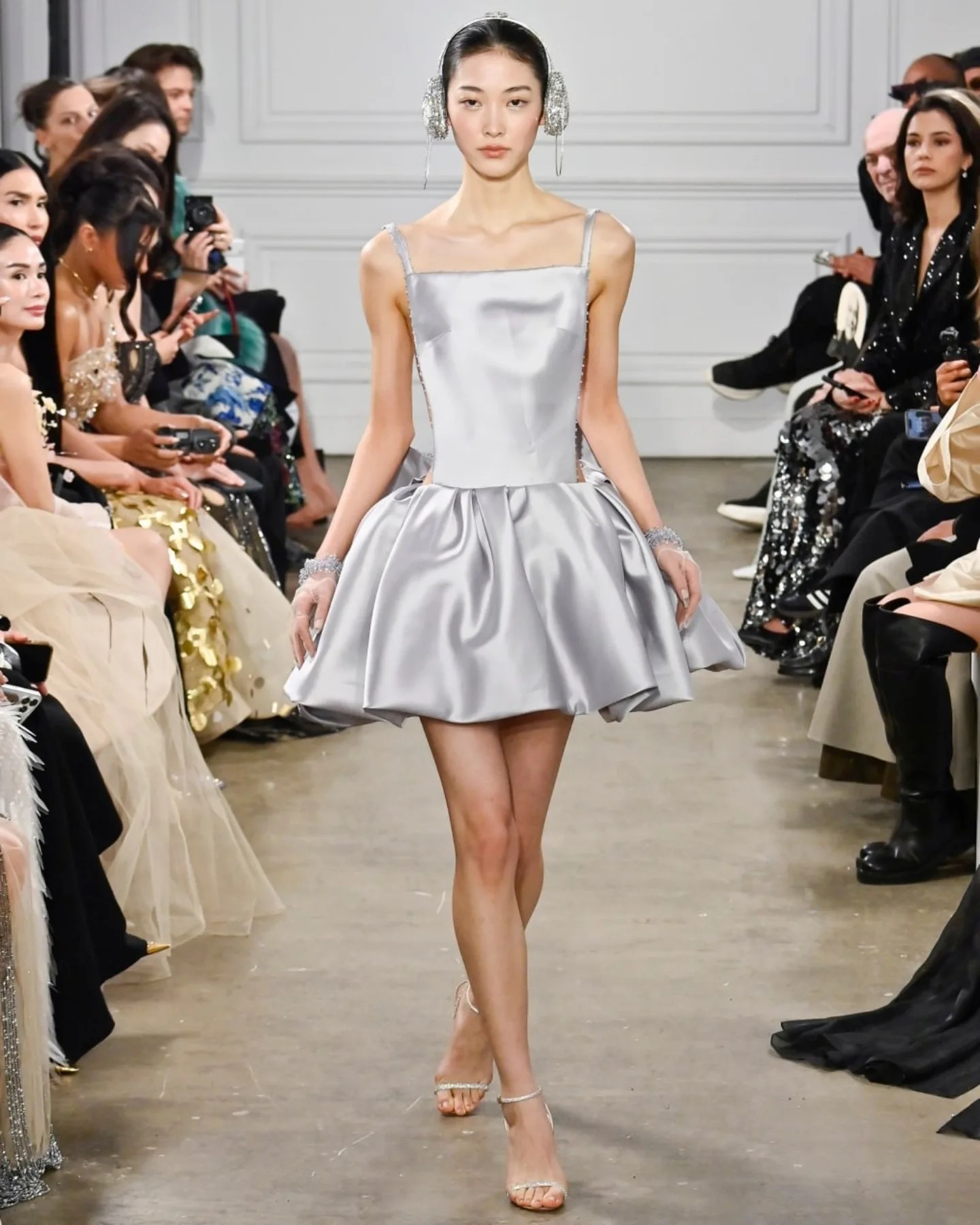 Hinh anh Phan Huy dệt nên giấc mộng hoàng triều với "Cành Vàng Lá Ngọc" tại Haute Couture SS26 20