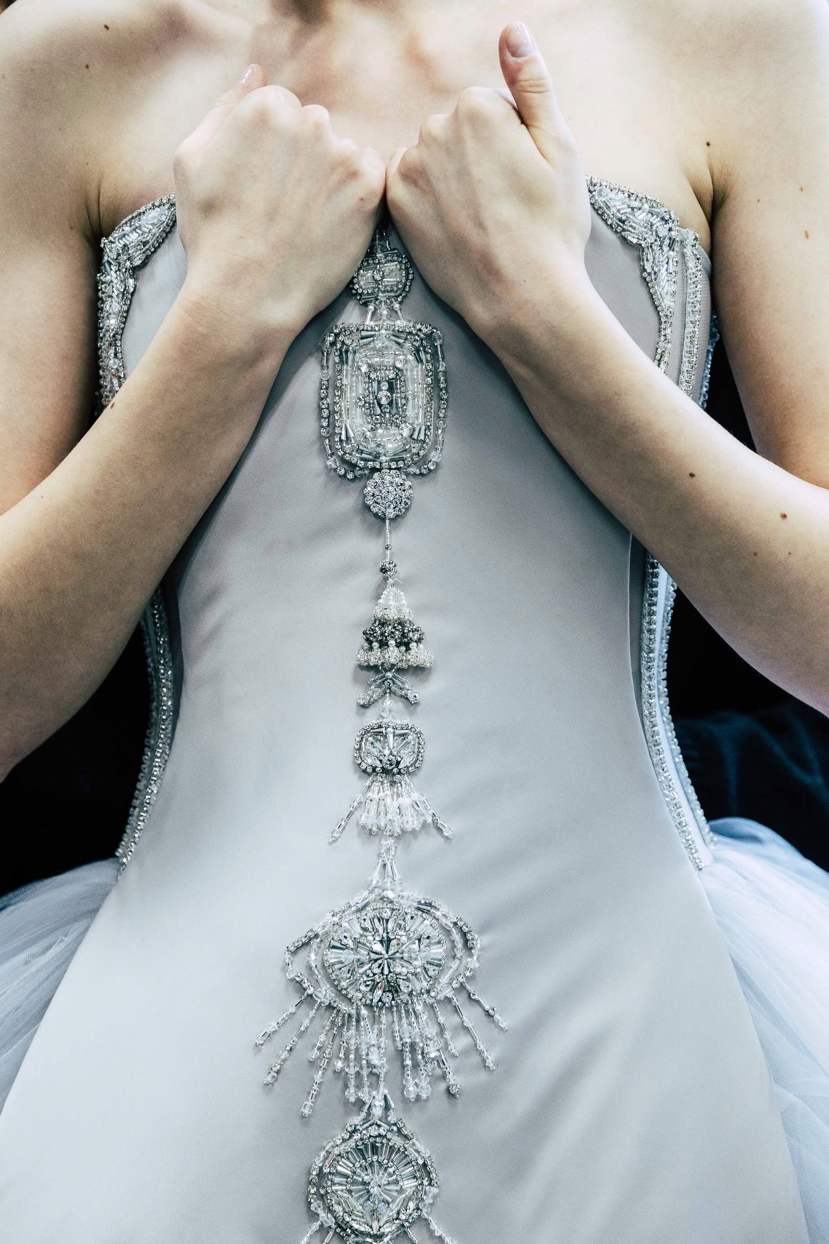 Hinh anh Phan Huy dệt nên giấc mộng hoàng triều với "Cành Vàng Lá Ngọc" tại Haute Couture SS26 10