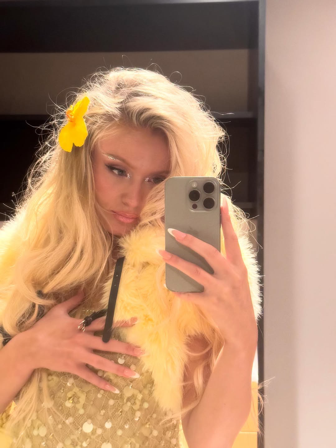 Hinh anh Áo lông: Từ điểm nhấn tiệc tùng đến item đa nhiệm mùa lạnh 2