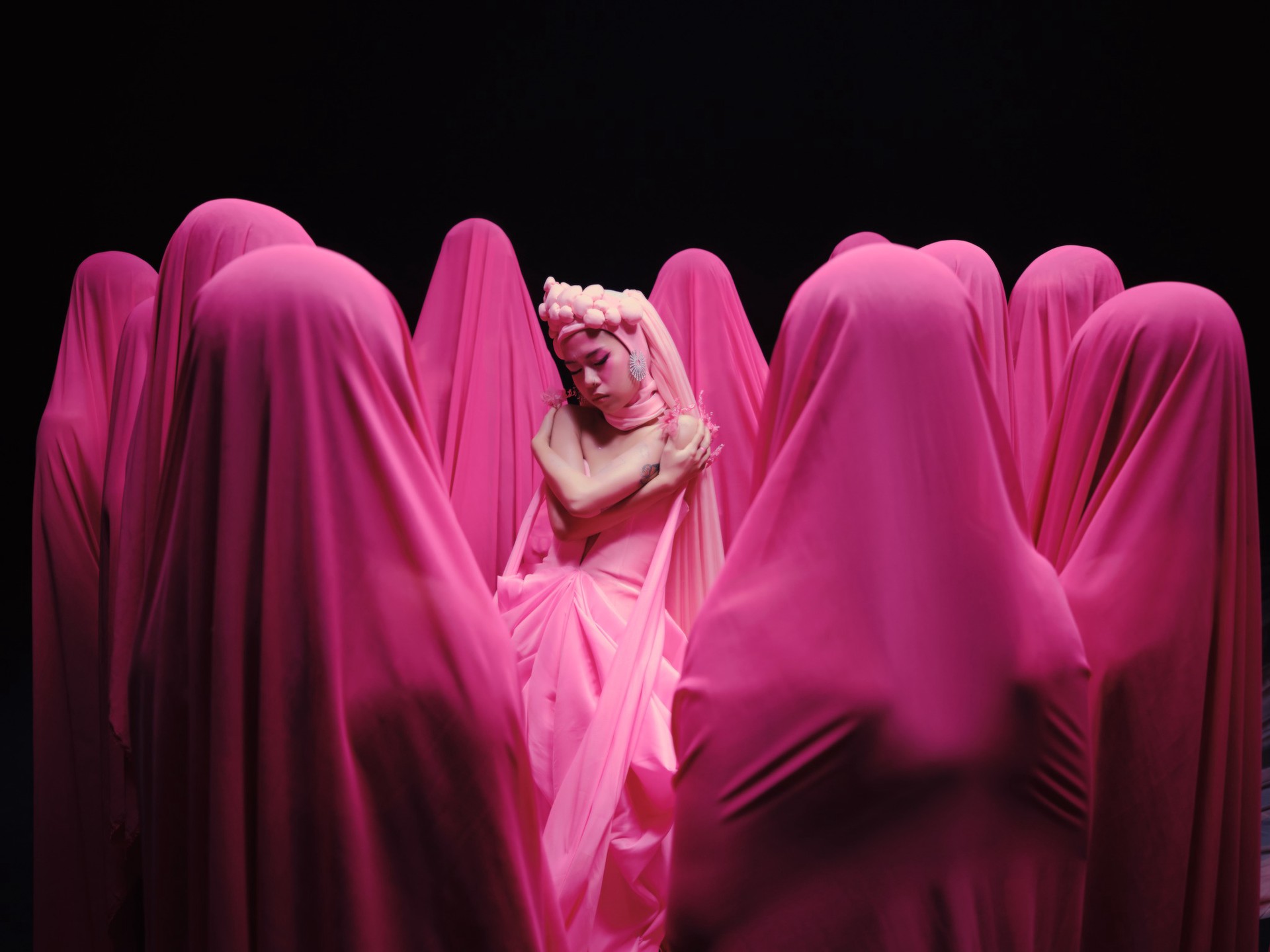 Hinh anh Âm nhạc của buồn đau hay chữa lành trong vụn vỡ 3