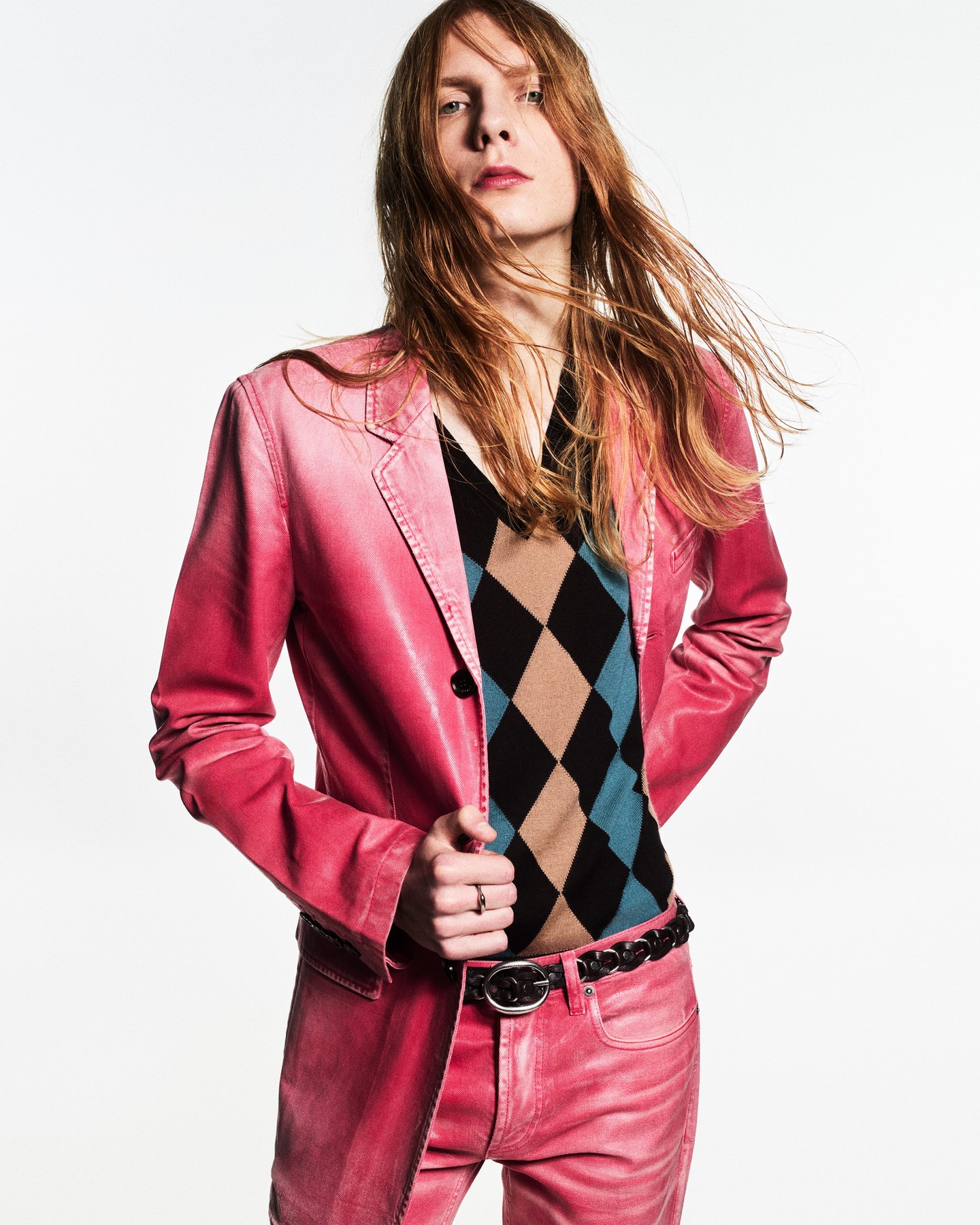 Hinh anh Burberry Unveils Its Summer 2026: Nhịp điệu Daniel Lee 1