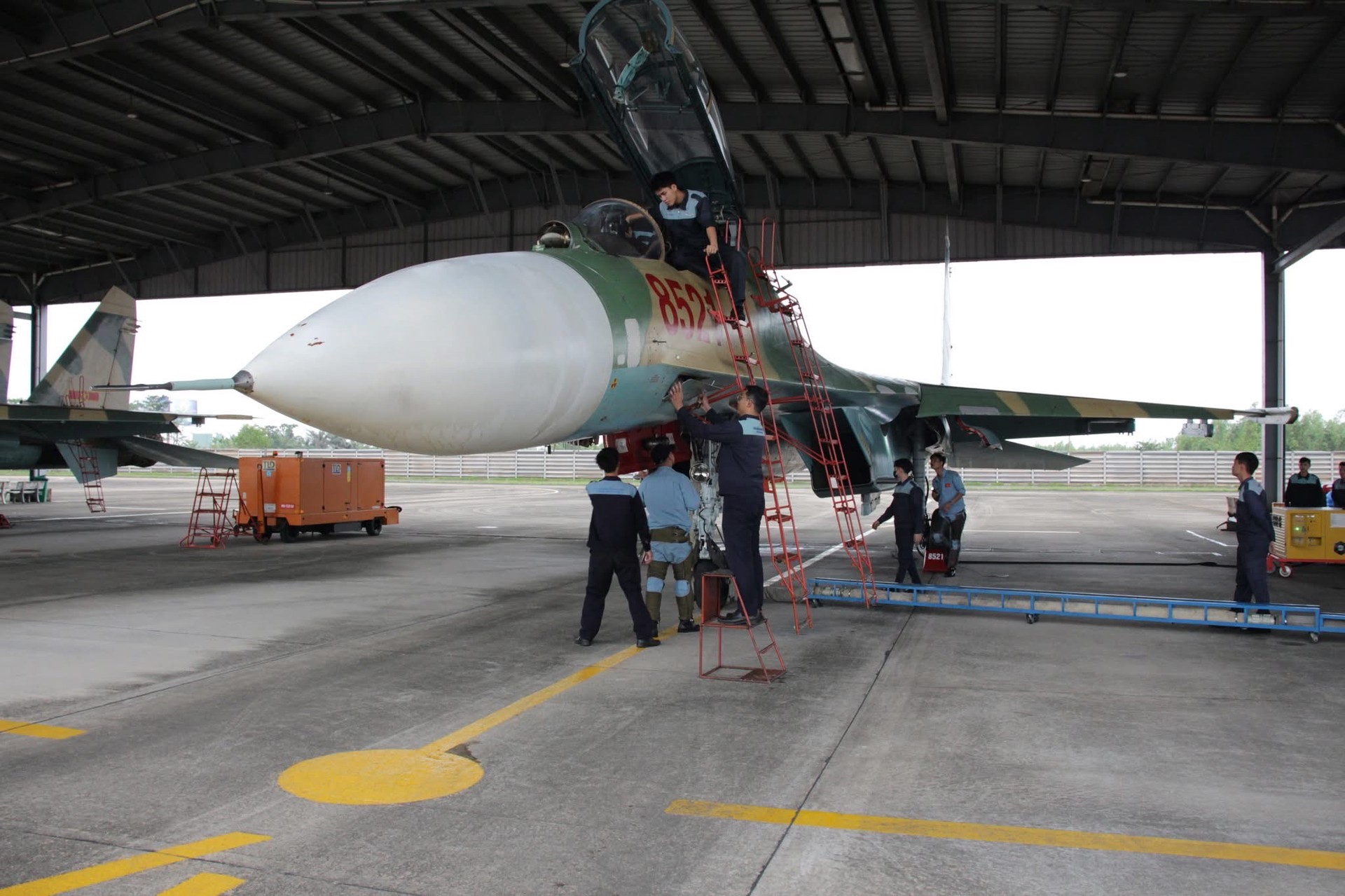 Hinh anh Cứ đi rồi sẽ có đường. Bởi trước khi trở thành một lối mòn, mọi con đường vốn dĩ không tồn tại. Chỉ cần ta bắt đầu bước đi, hành trình ấy tự khắc sẽ hình thành. 5