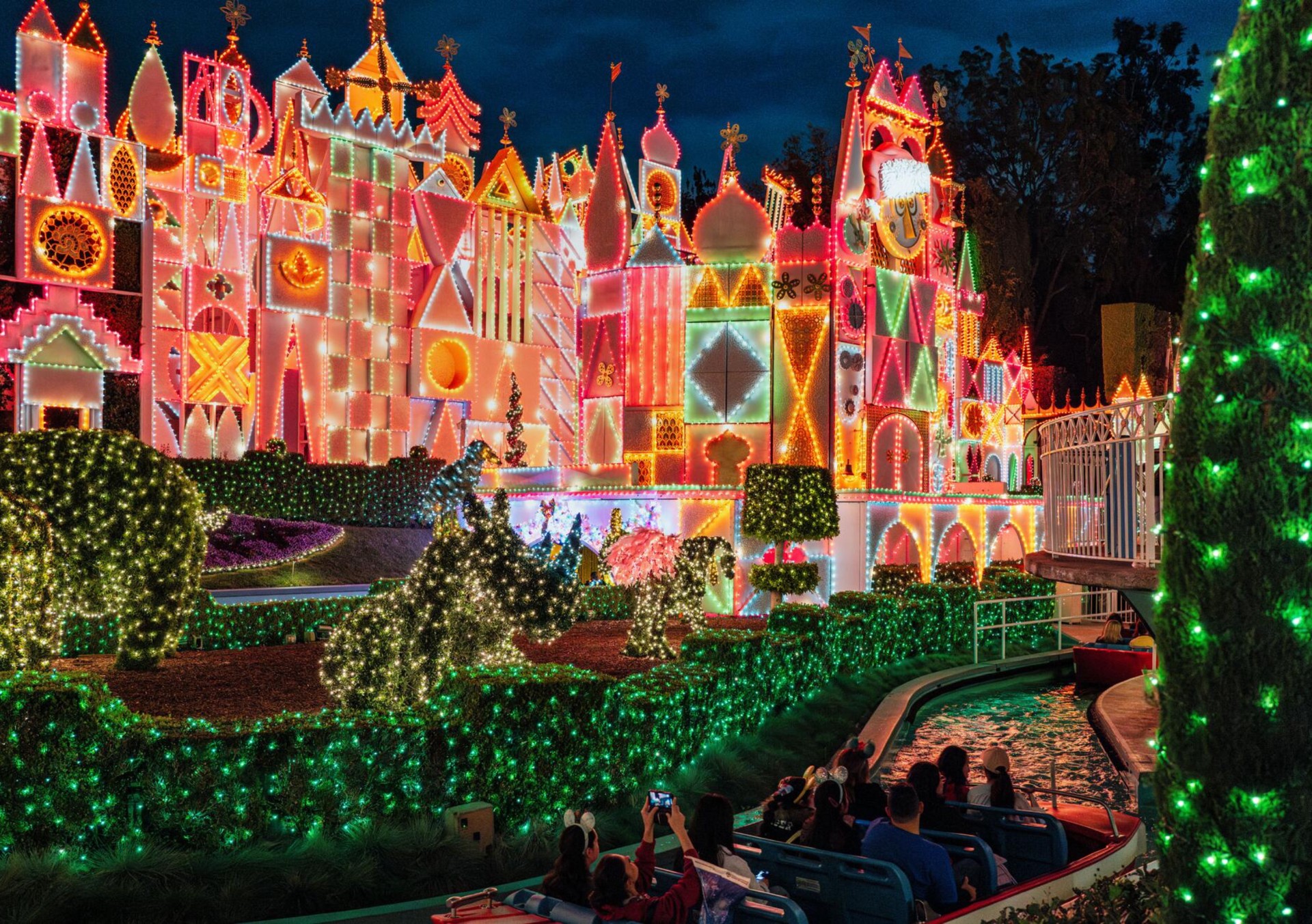 Hinh anh Phía sau cái gật đầu của Walt Disney: Tại sao lại là Thái Lan mà không phải Singapore? 3