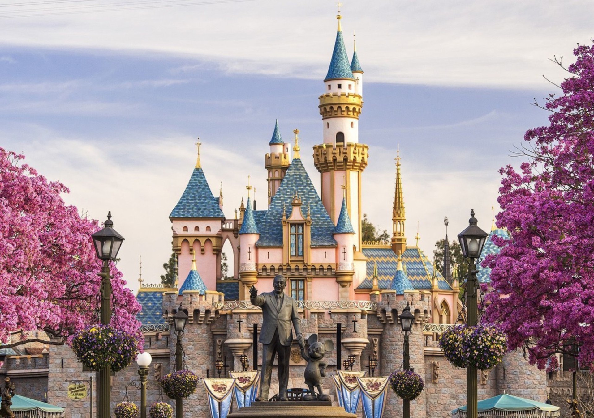 Hinh anh Phía sau cái gật đầu của Walt Disney: Tại sao lại là Thái Lan mà không phải Singapore? 4