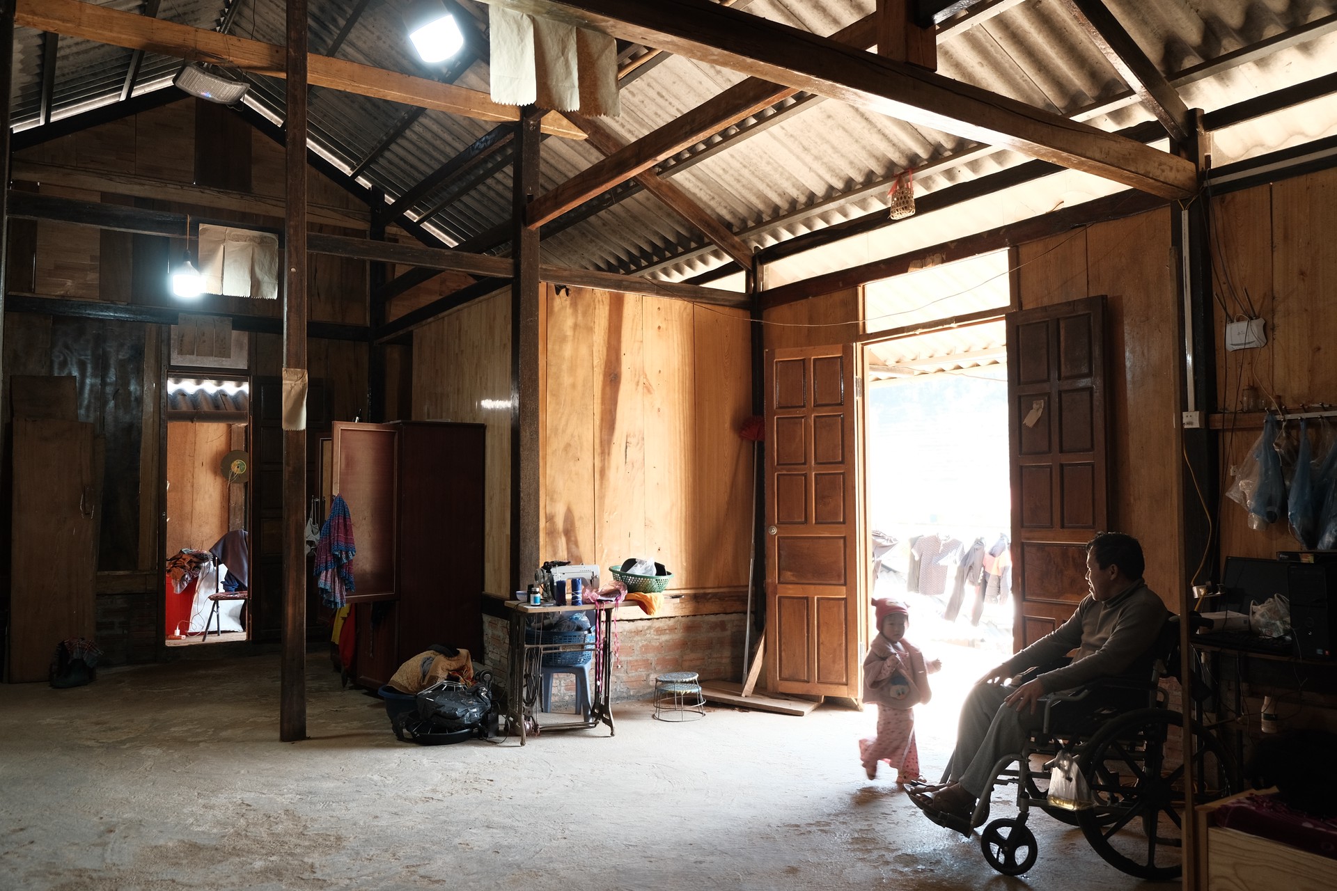 Hinh anh Mù Cang Chải: 400 năm dưới nếp nhà lưng chừng dốc 3