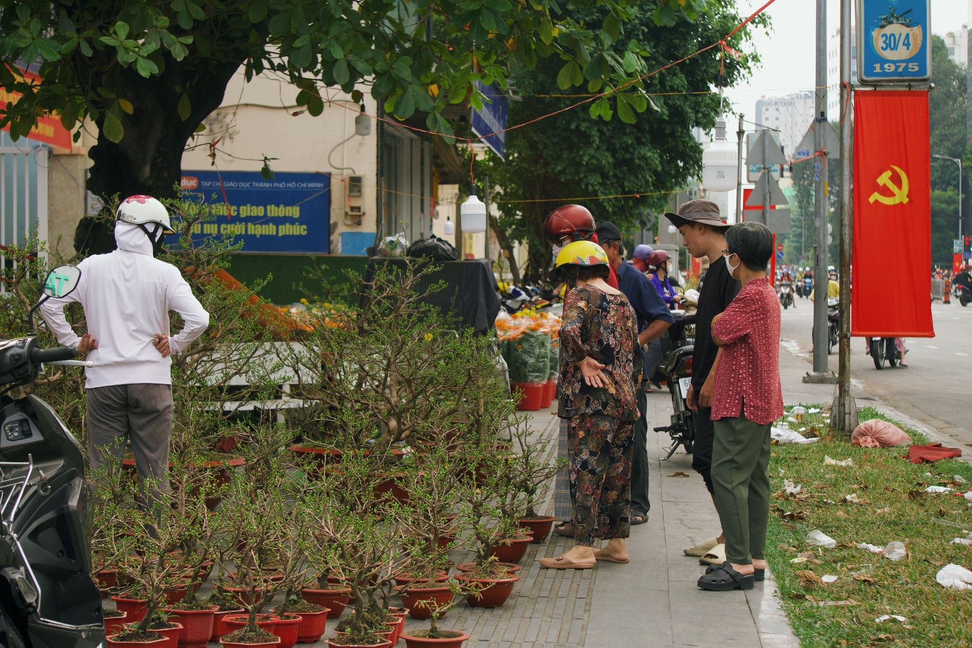 Hinh anh Những điểm hoa Tết tự phát: nơi Tết đến rồi đi qua trong im lặng 7