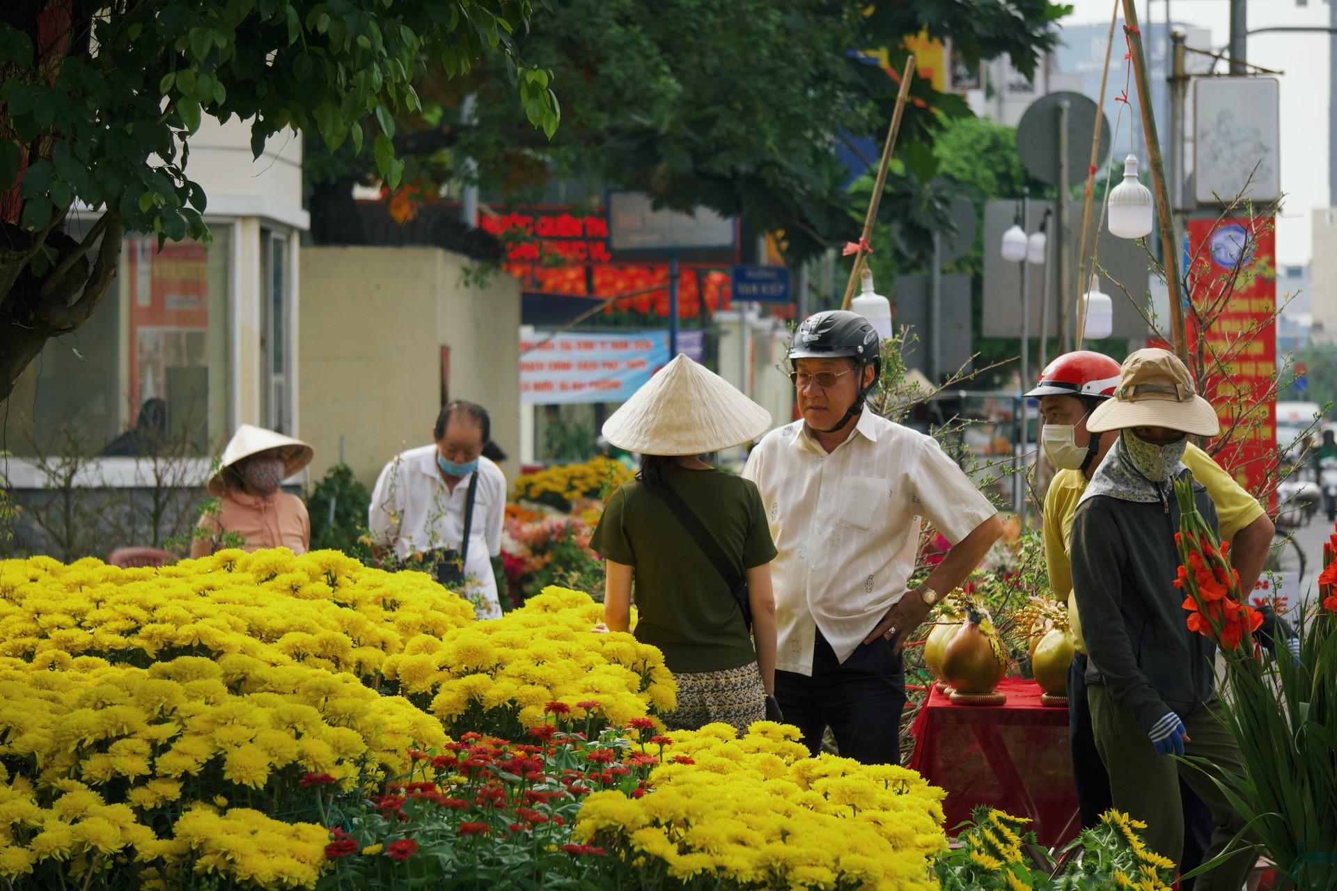 Hinh anh Những điểm hoa Tết tự phát: nơi Tết đến rồi đi qua trong im lặng 8