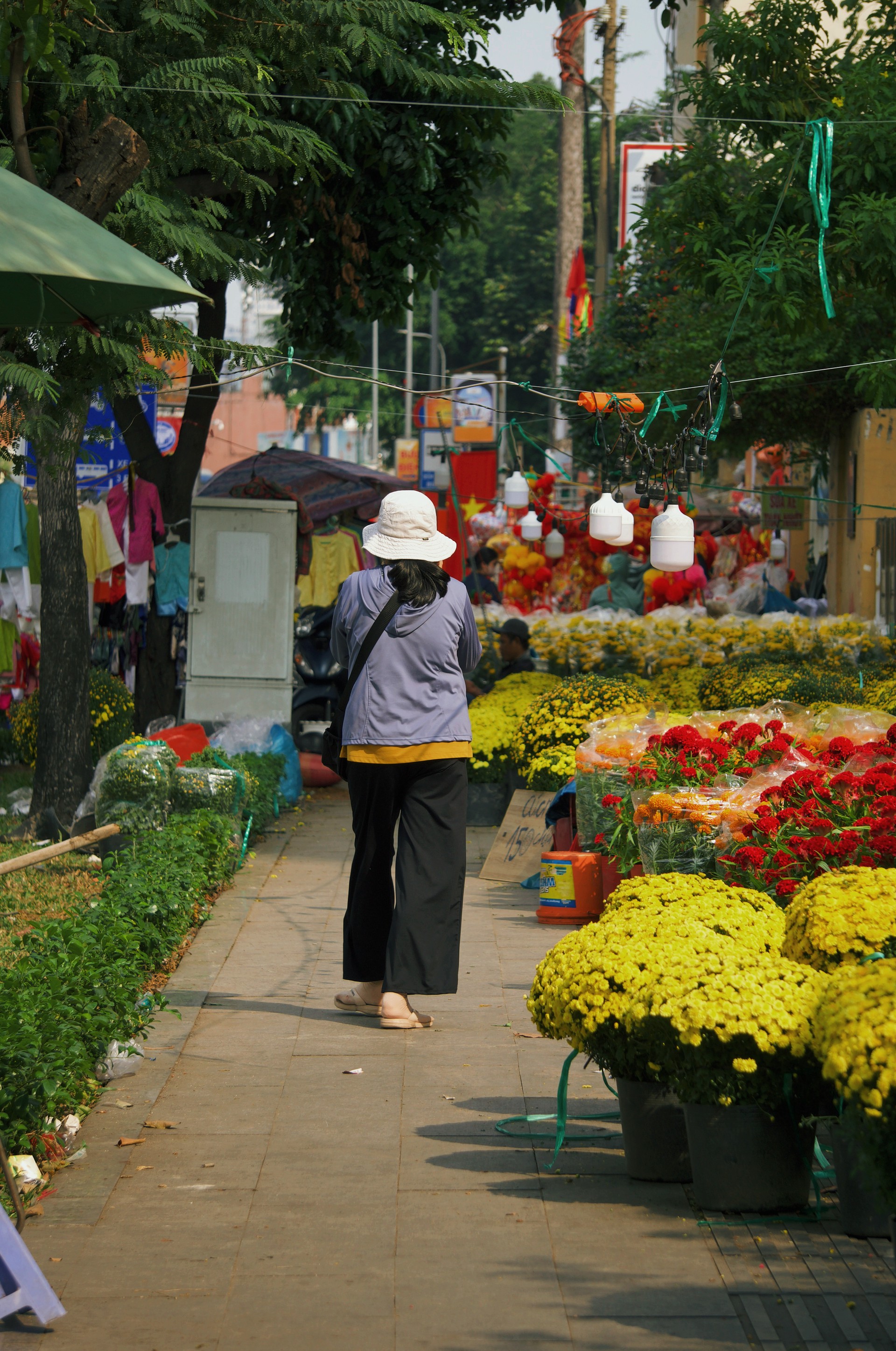 Hinh anh Những điểm hoa Tết tự phát: nơi Tết đến rồi đi qua trong im lặng 10