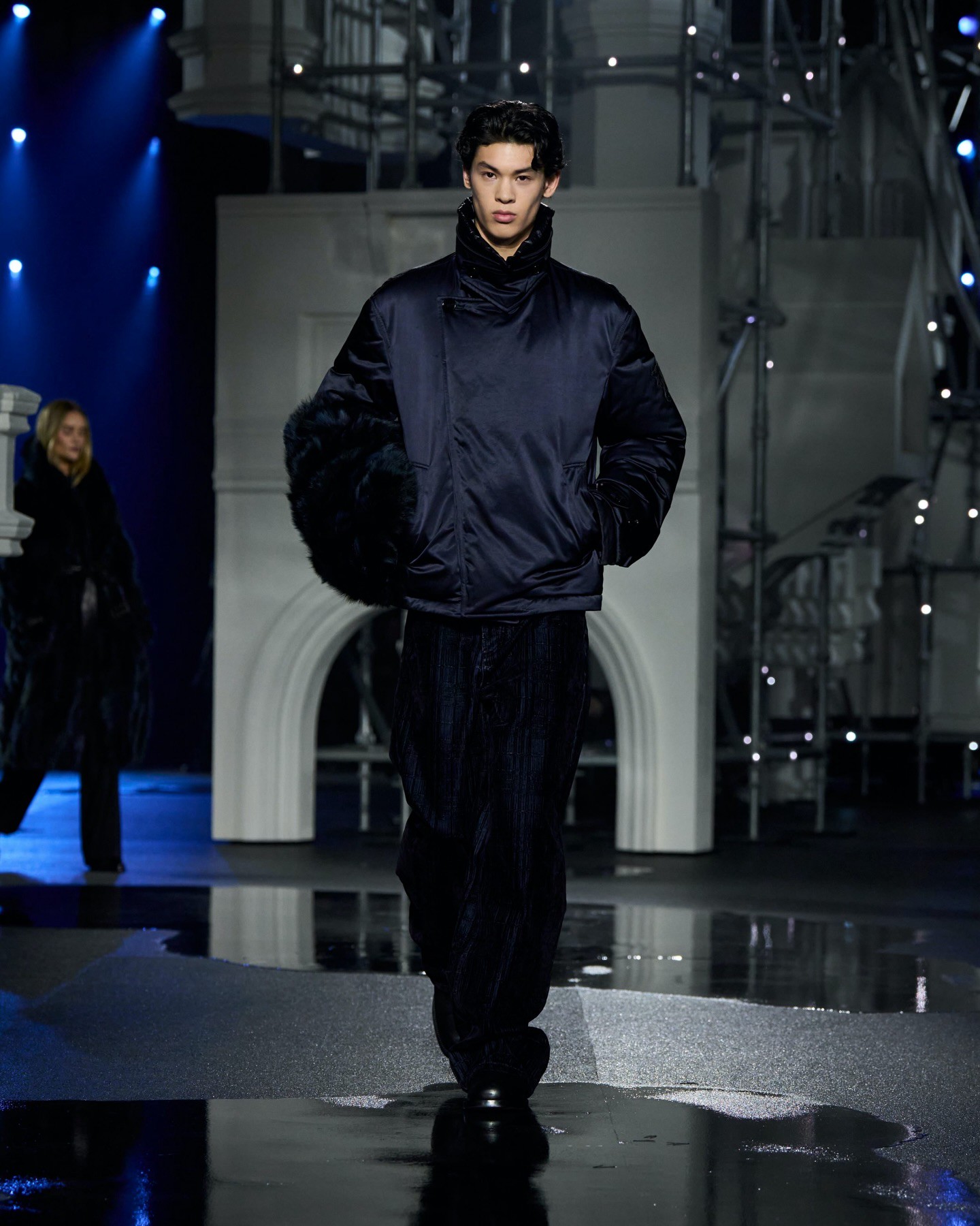 Hinh anh Burberry Thu 2026: Daniel Lee tái định vị di sản trench coat tại London Fashion Week 18