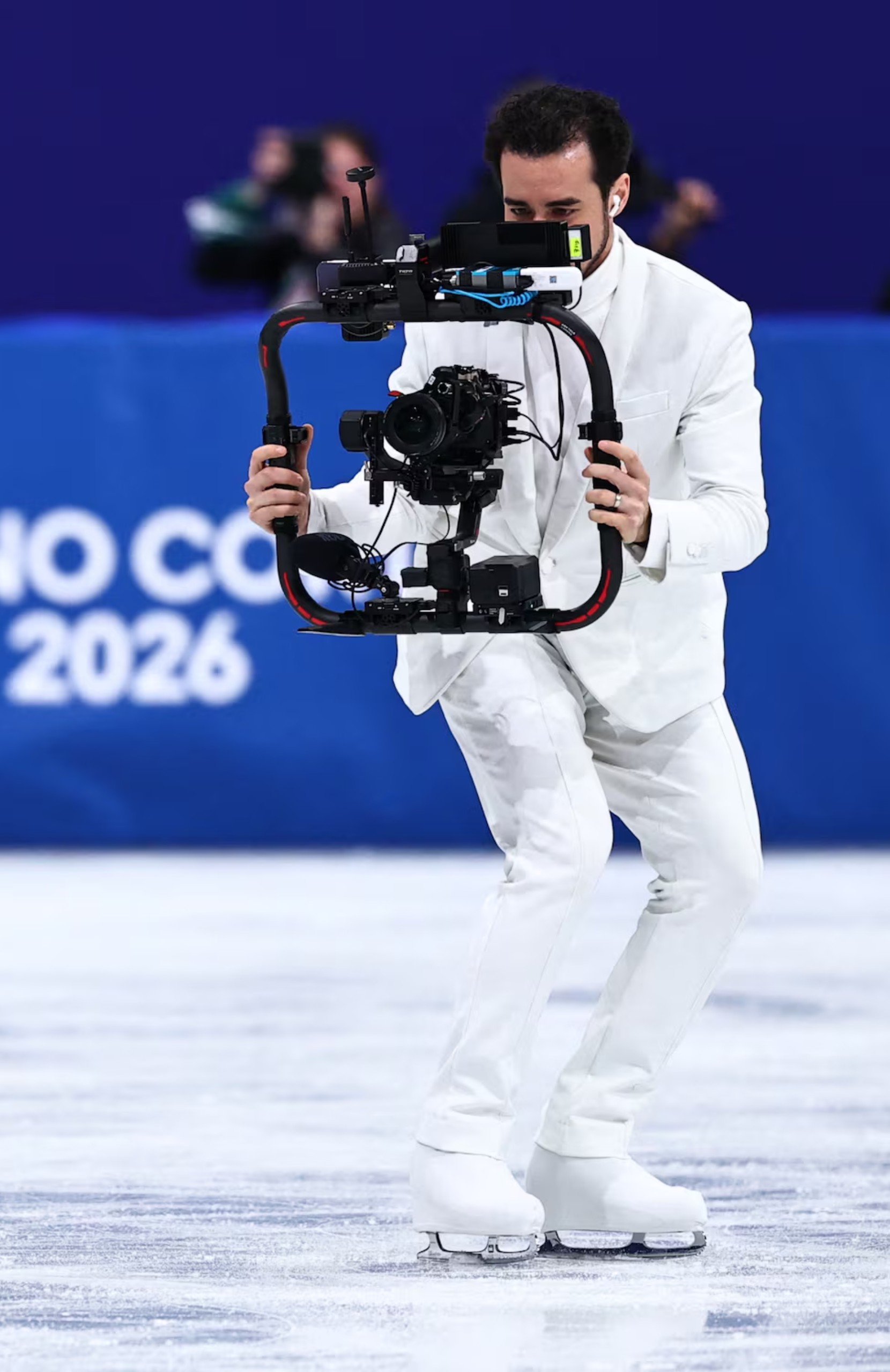 Hinh anh Phía sau những cú xoay trên mặt băng: Cuộc đua tiếp sức của những “vũ công” cầm máy 2