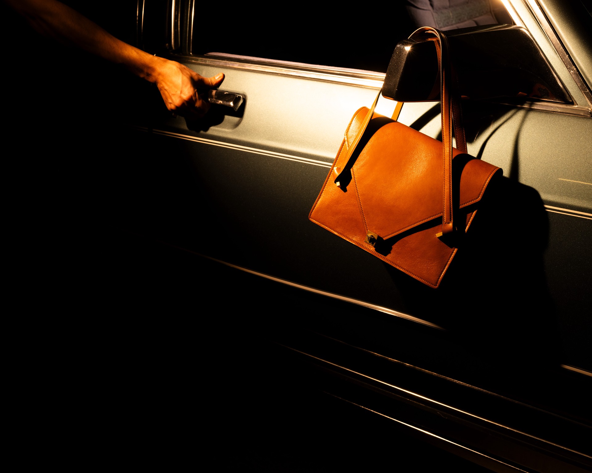 Hinh anh Versace Xuân Hè 2026: Giao lộ của những linh hồn tự do 1