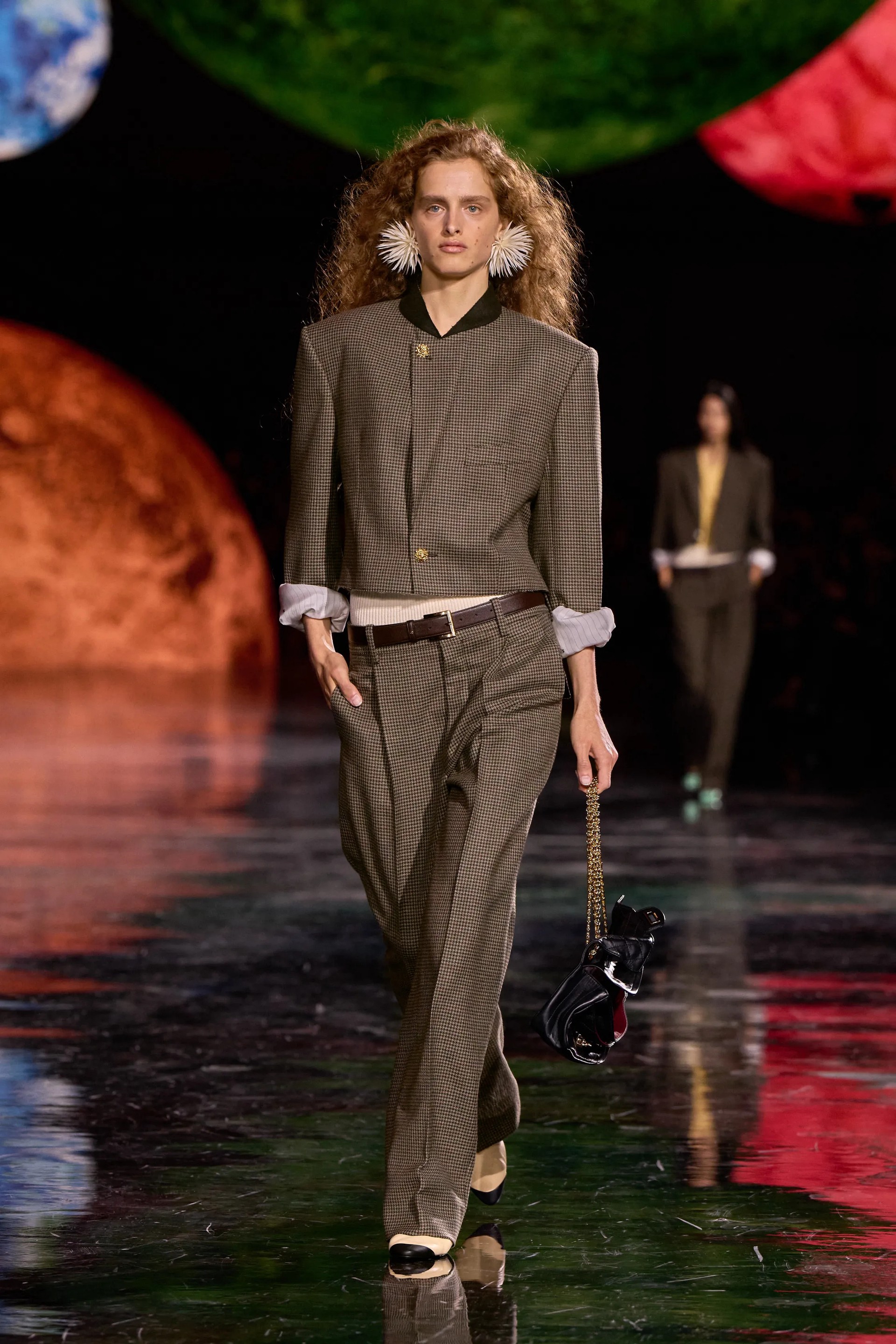 Hinh anh Chiếc túi 2.55 qua nhãn quan của Matthieu Blazy 5