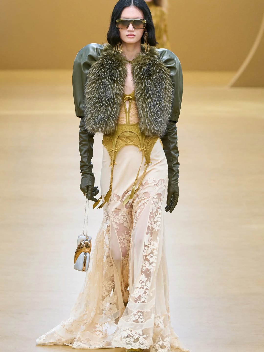 Hinh anh Đâu là những xu hướng làm đẹp được "săn đón" tại Paris Fashion Week 2026?  8