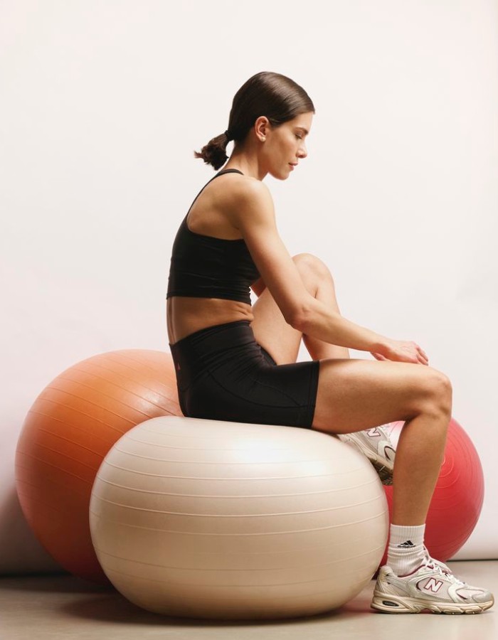 Hinh anh 5 bài tập với ghế giúp kích hoạt cơ bụng, bảo vệ lưng tối đa 3