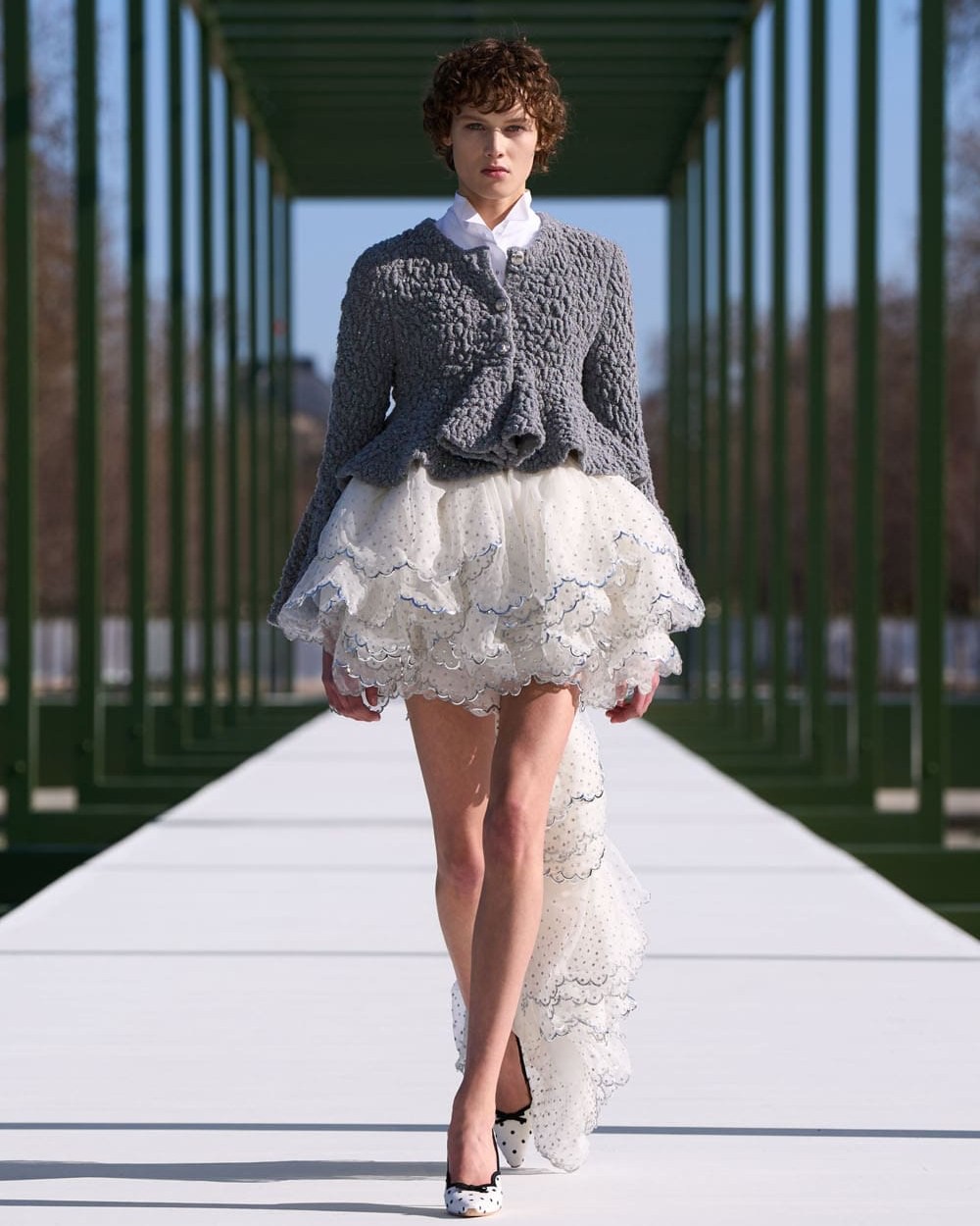 Hinh anh Dior Thu Đông 2026: Một cuộc dạo chơi trong vườn hoa 8