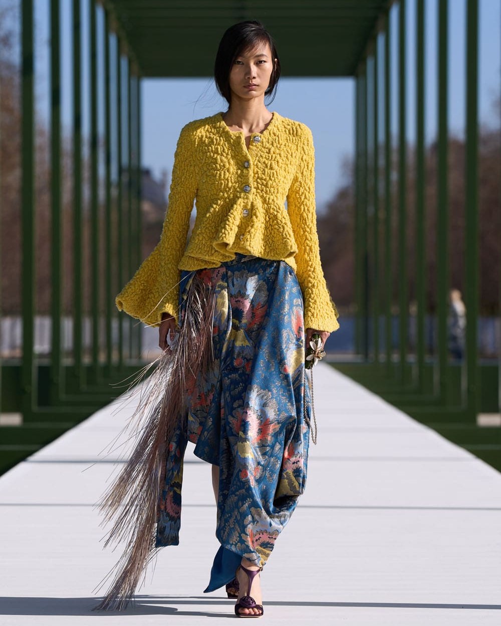 Hinh anh Dior Thu Đông 2026: Một cuộc dạo chơi trong vườn hoa 7