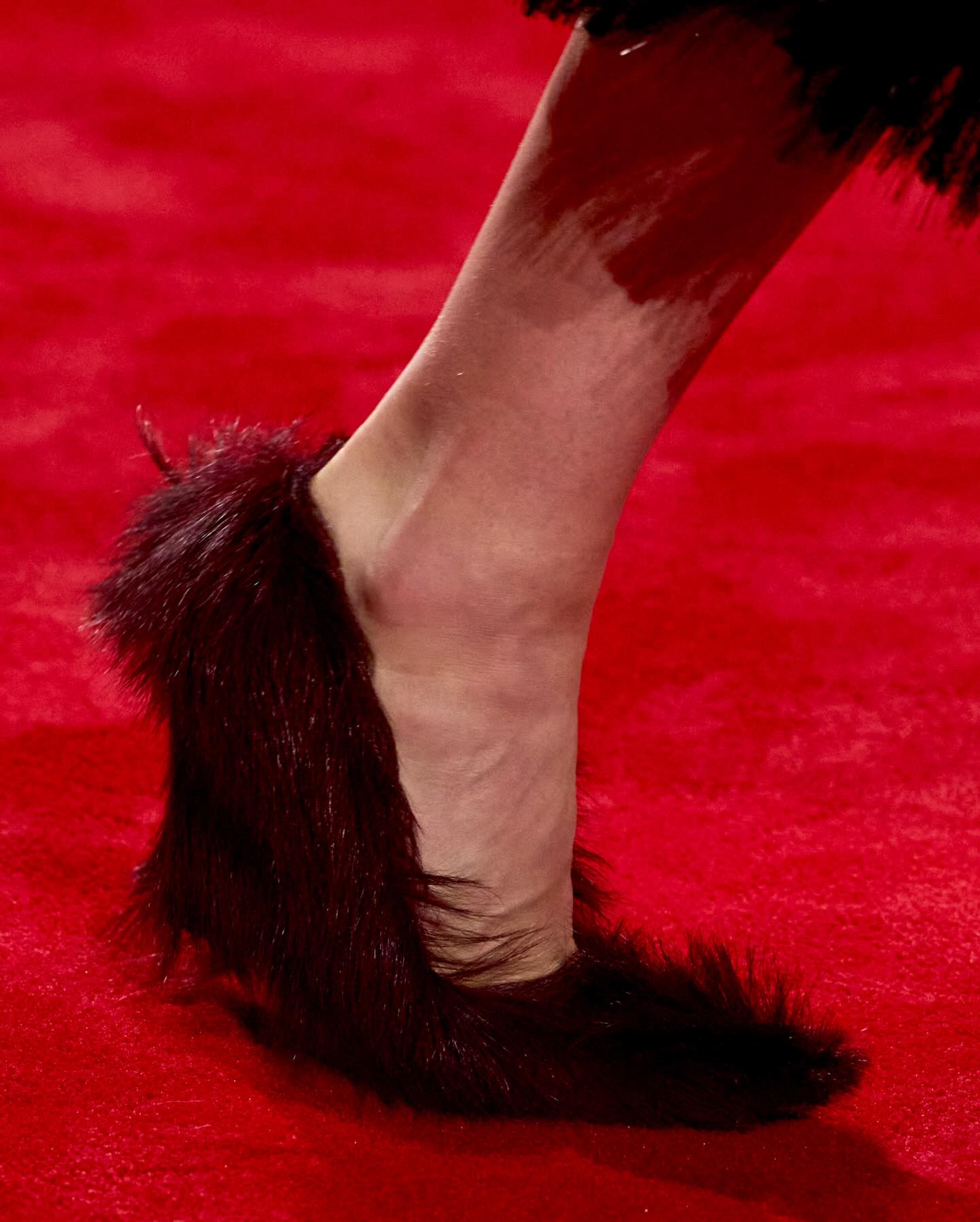 Hinh anh Bottega Vaneta Fall Winter 2026: Thảm đỏ của cấu trúc và chất liệu 19