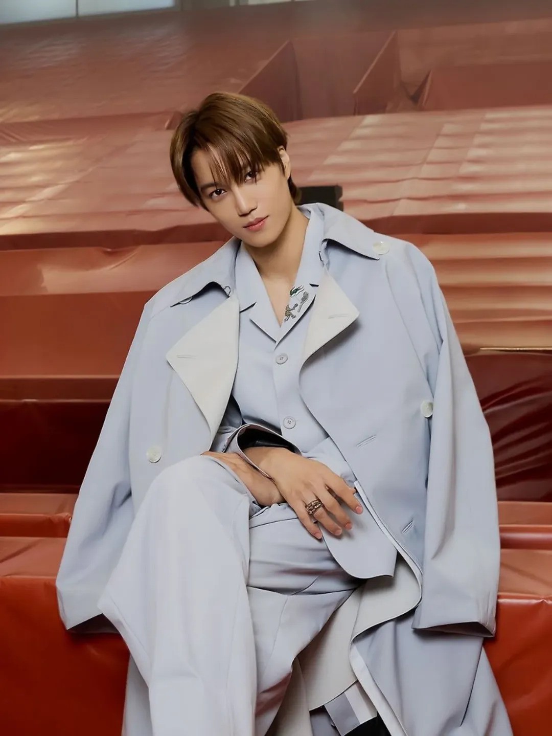 Hinh anh 3 nam thần tượng với phong cách nổi bật tại Paris Fashion Week 2026 3