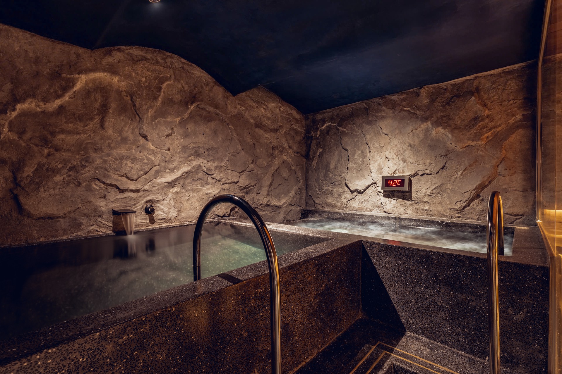 Hinh anh Chúng tôi muốn tạo ra một không gian nơi sự kết nối giữa người với người không chỉ dừng lại ở việc tập luyện, mà còn là sự đồng cảm và trách nhiệm với xã hội.” - Ông Benny, đồng sáng lập kiêm Giám đốc Thương hiệu của KiN Hotel Group chia sẻ. 3