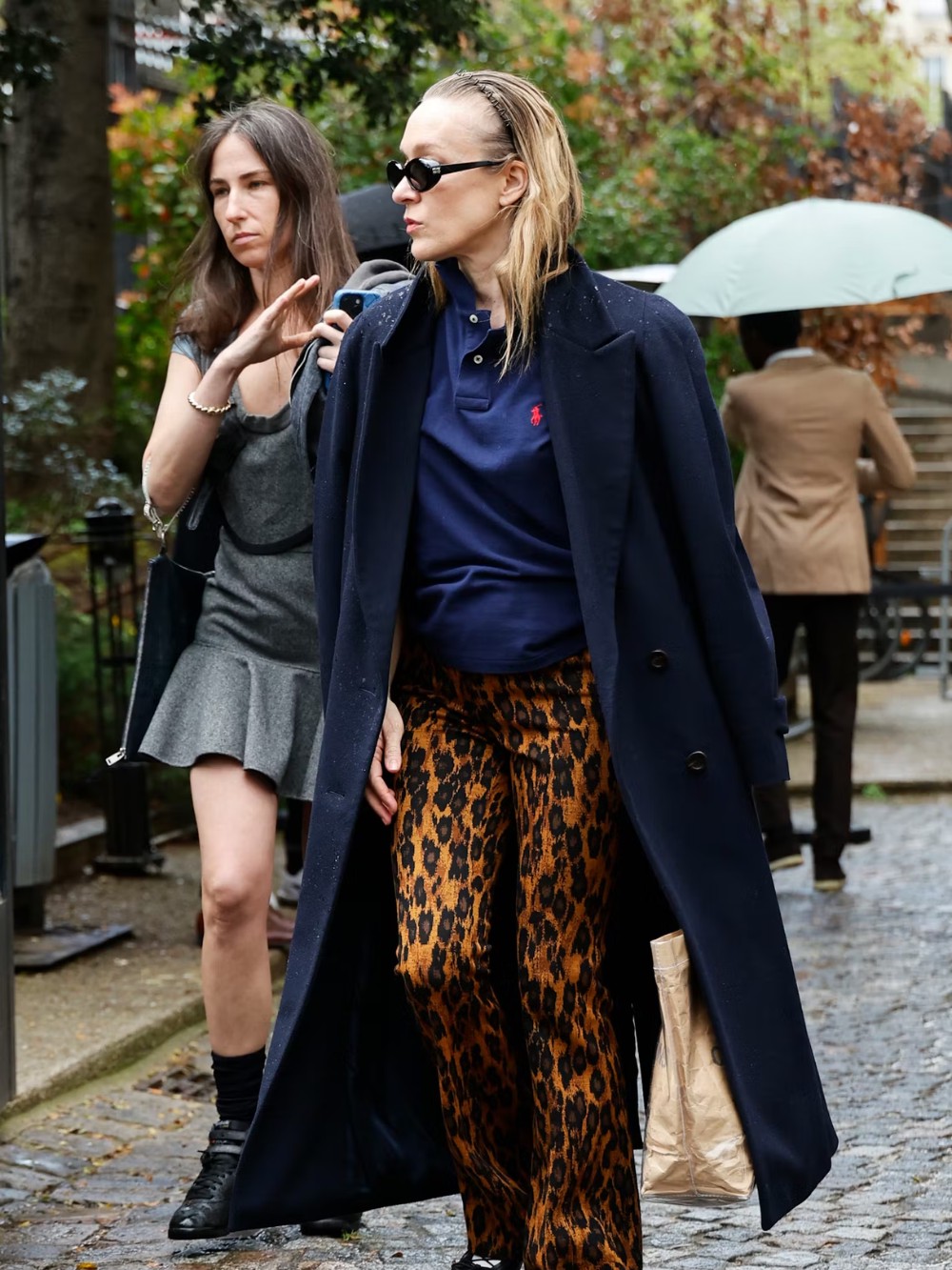 Hinh anh Miu Miu hồi sinh xu hướng băng đô Y2K hậu Paris Fashion Week 2026 21