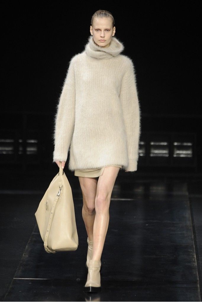 Hinh anh Miu Miu hồi sinh xu hướng băng đô Y2K hậu Paris Fashion Week 2026 7