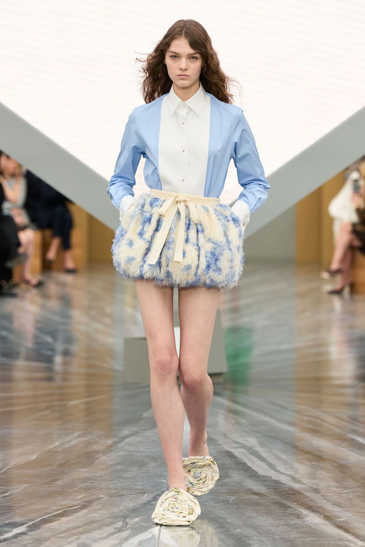 Hinh anh From runway to wardrobe: 3 xu hướng từ sàn diễn giúp định hình tủ đồ mới 14