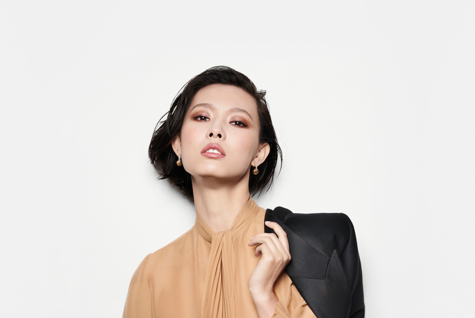 Hinh anh 2026: Khi lớp nền trở thành tâm điểm của mọi xu hướng trang điểm 1