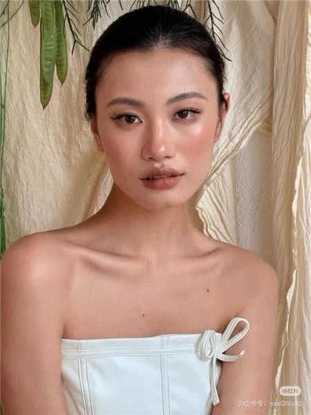 Hinh anh 2026: Khi lớp nền trở thành tâm điểm của mọi xu hướng trang điểm 3