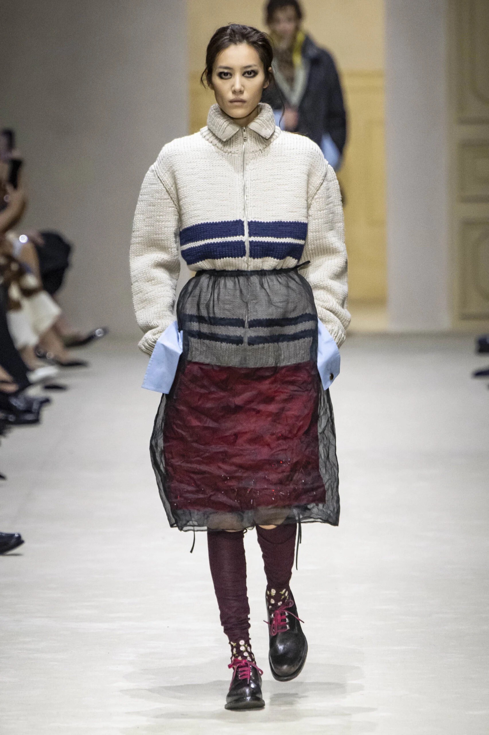 Hinh anh Đâu là những xu hướng làm đẹp được "săn đón" tại Paris Fashion Week 2026?  1